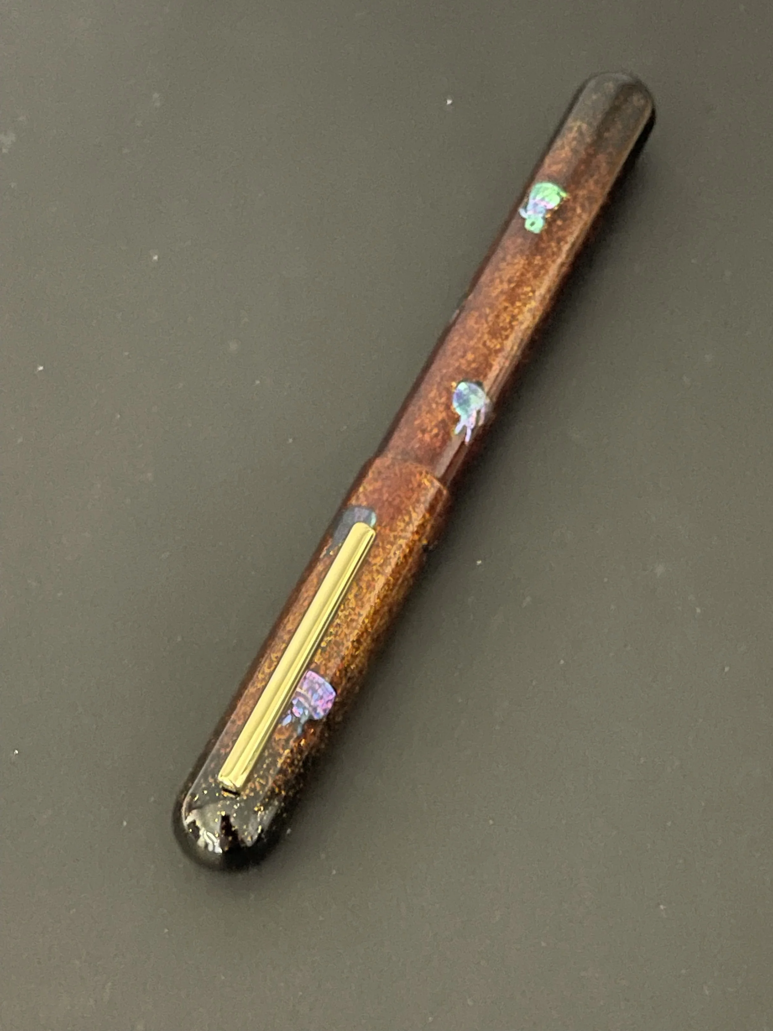 IKKAKU by Nahvalur 玉兔 Yu-Tu (Jade Rabbit) Urushi Pen