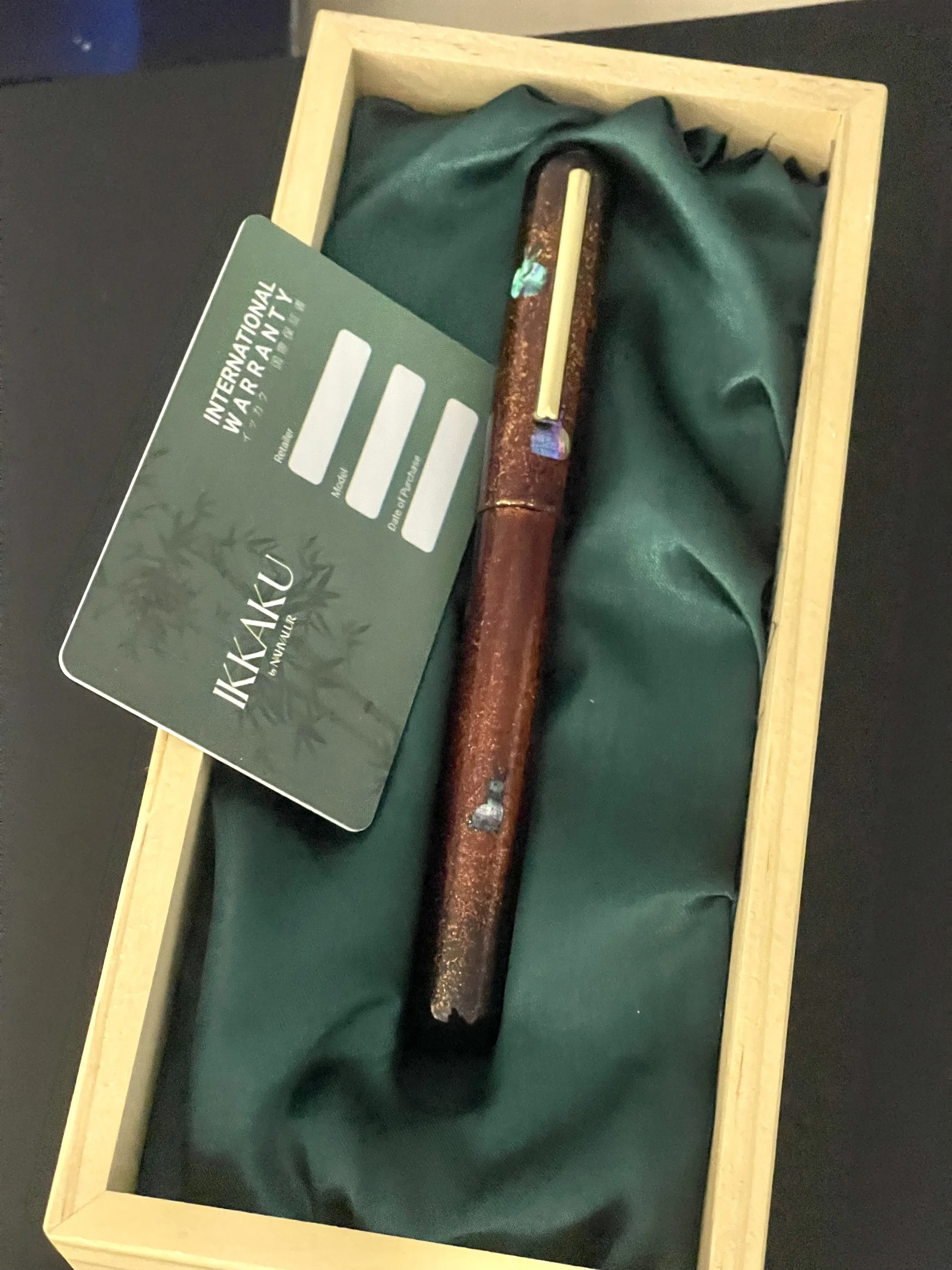 IKKAKU by Nahvalur 玉兔 Yu-Tu (Jade Rabbit) Urushi Fountain Pen