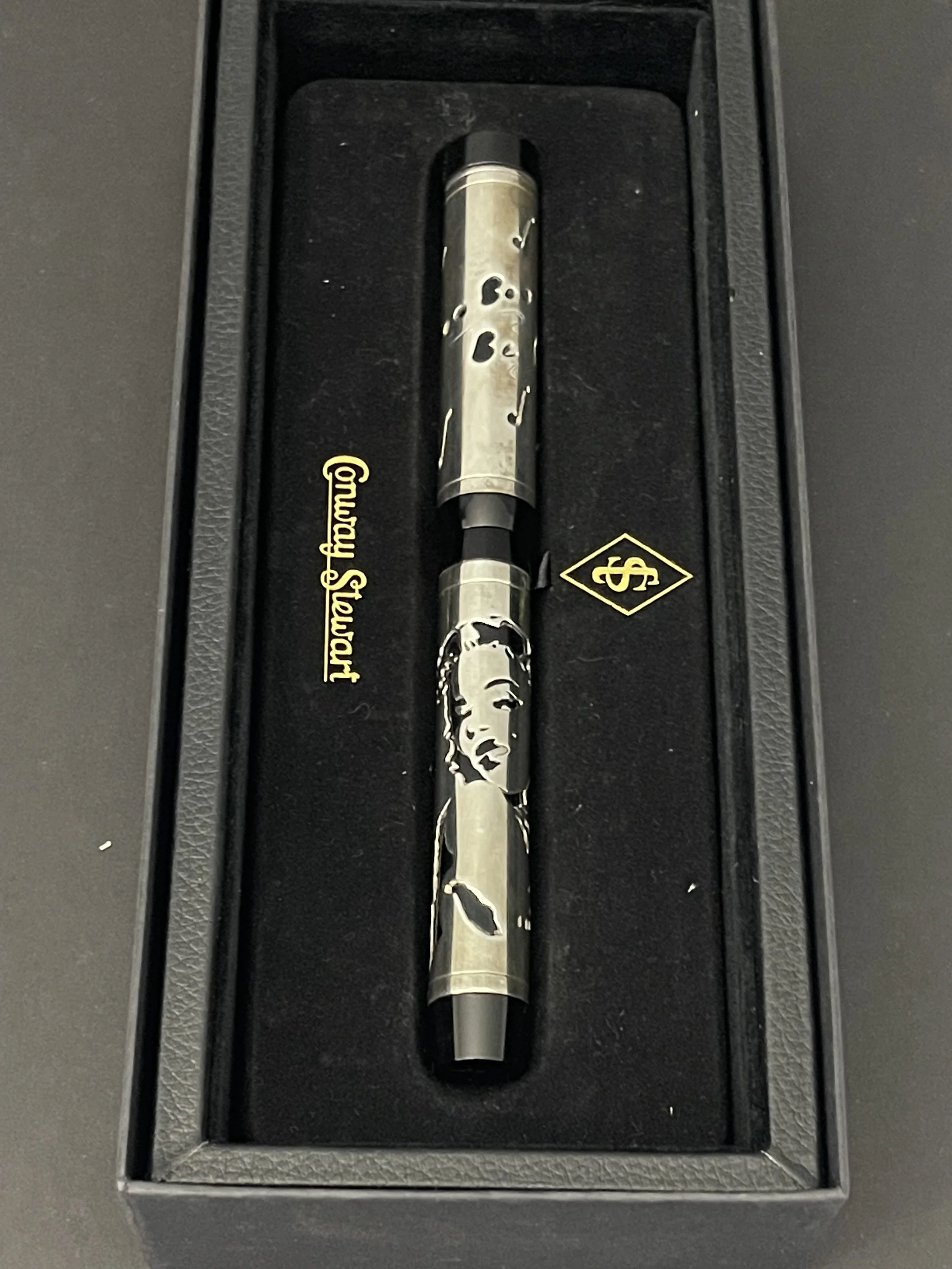 Conway Stewart Marilyn Monroe Overlay Fountain Pen (B)