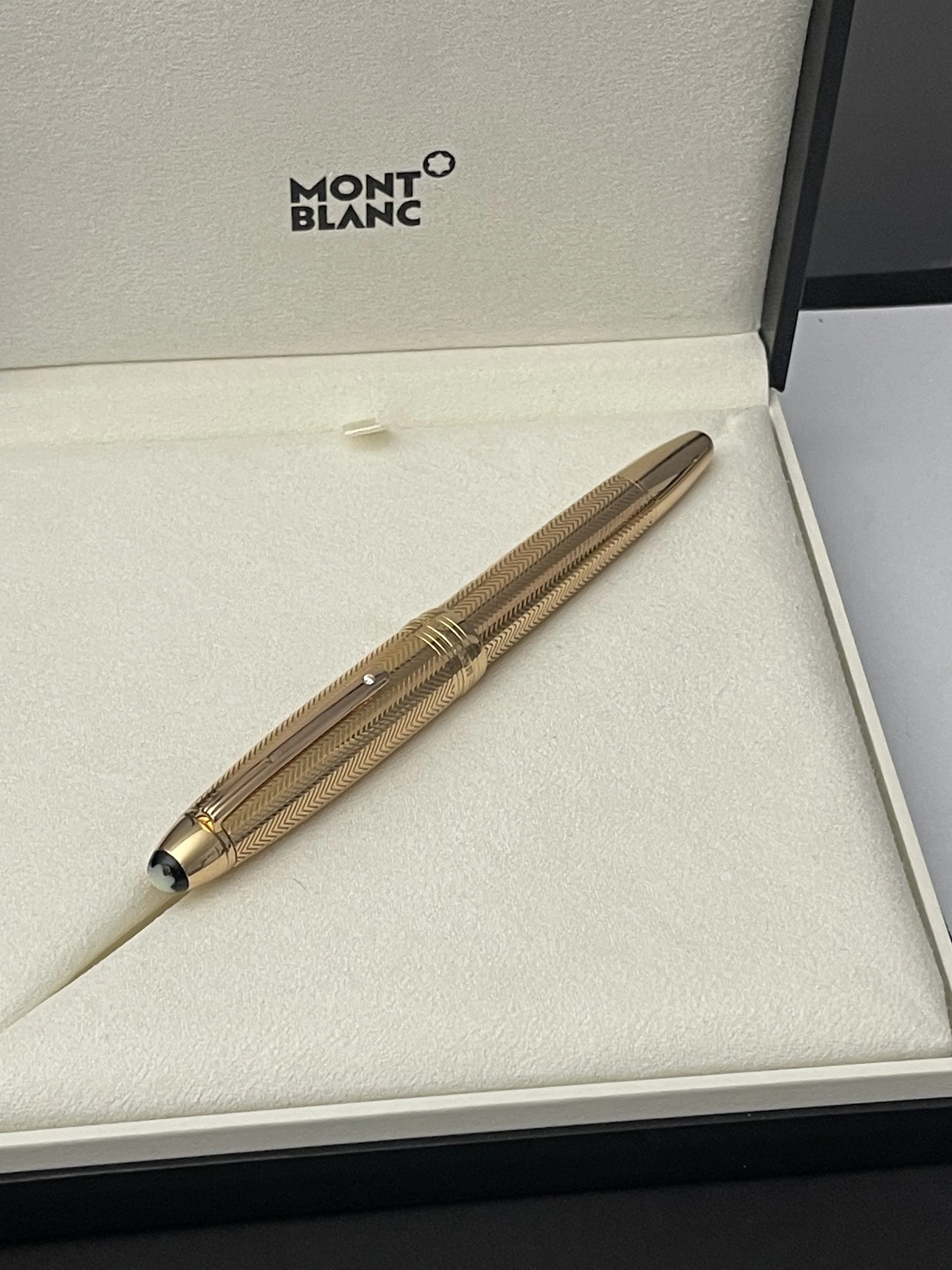 Solid Gold Montblanc Meisterstuck LeGrand Barley Guilloche Pattern 