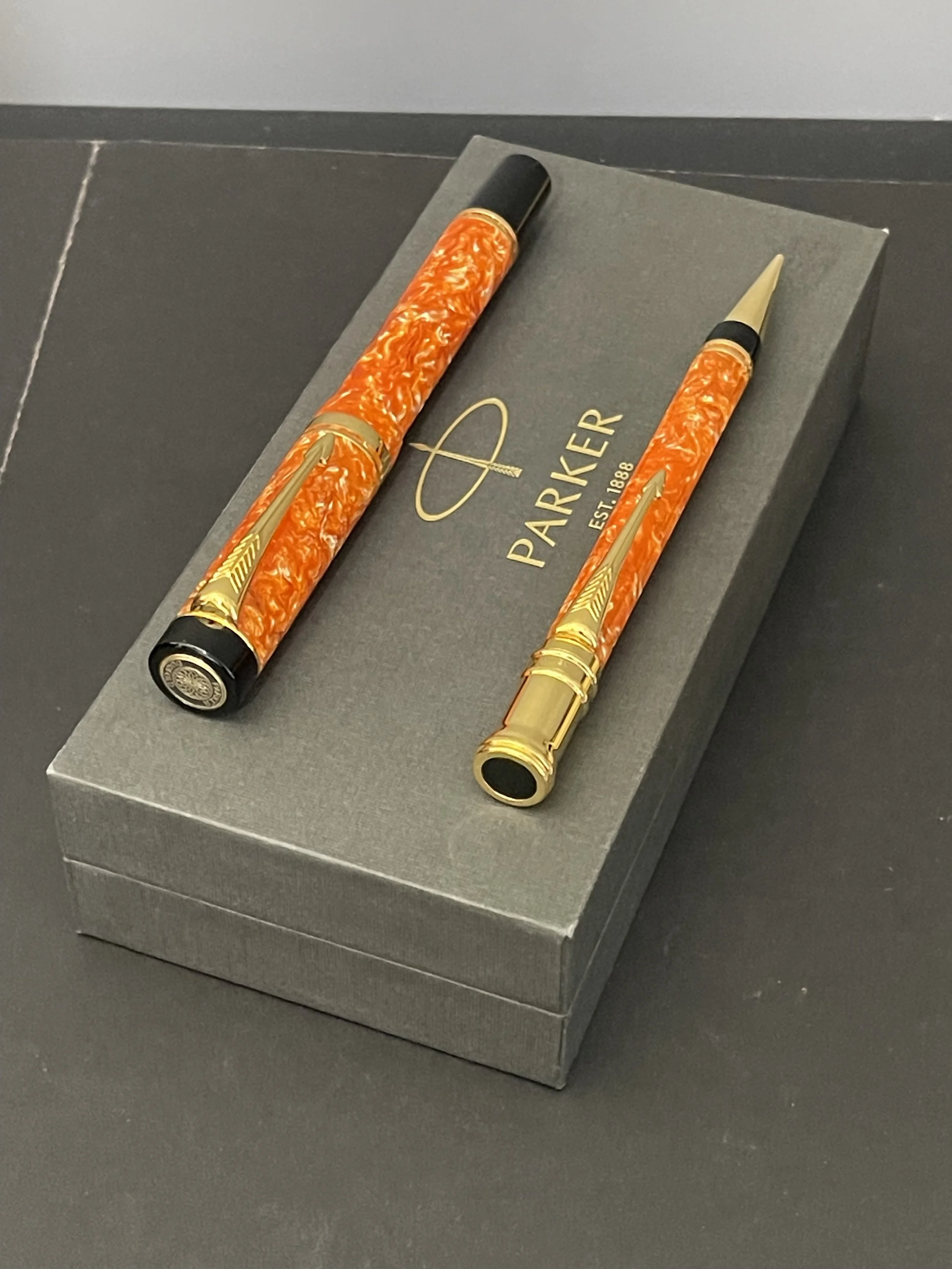 Very Rare Parker Duofold Marble Orange Fountain Pen, Pencil and a 