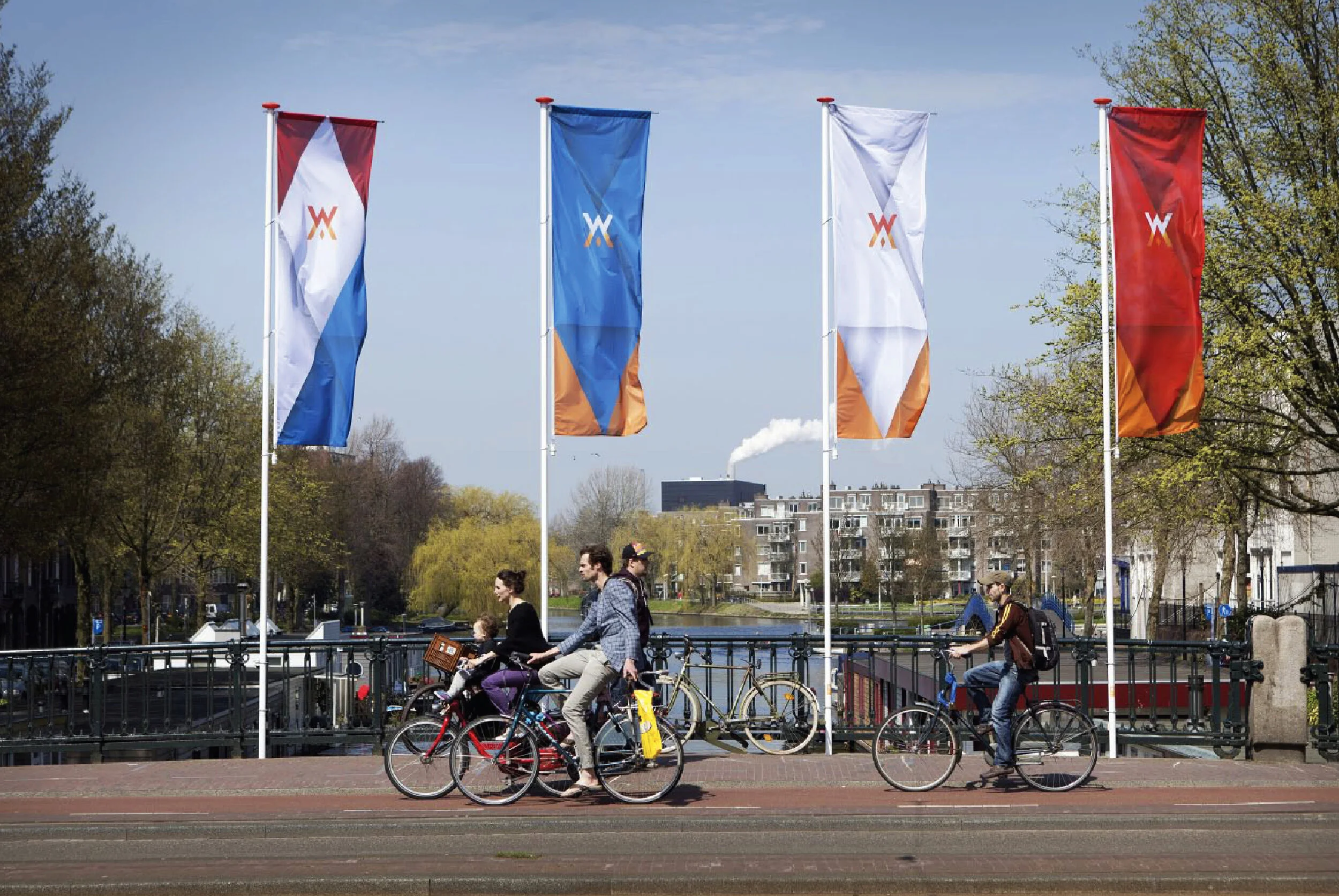 04_CITY_KWA_FLAGS_03.jpg
