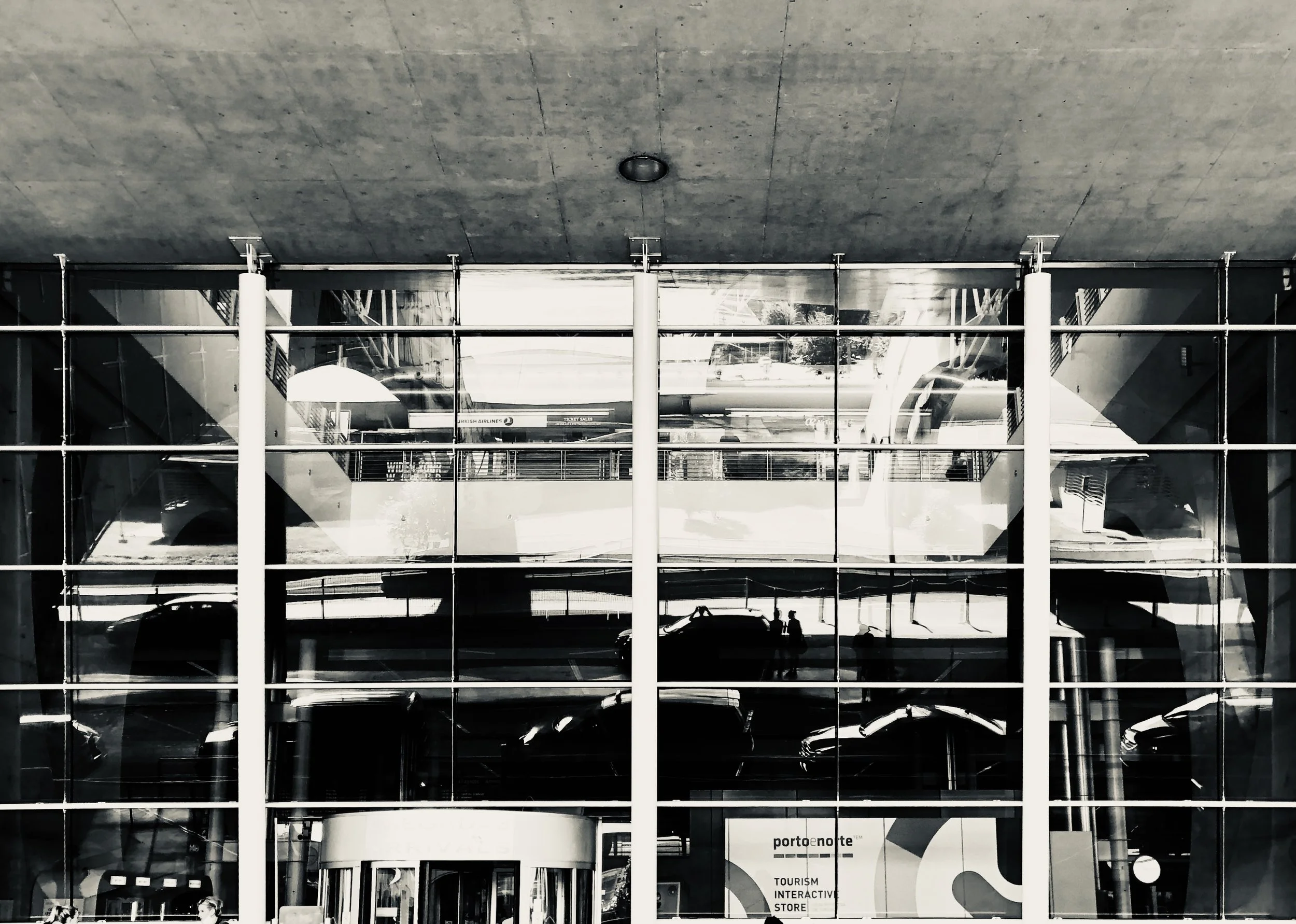 PORTUGAL_AIRPORT.jpg