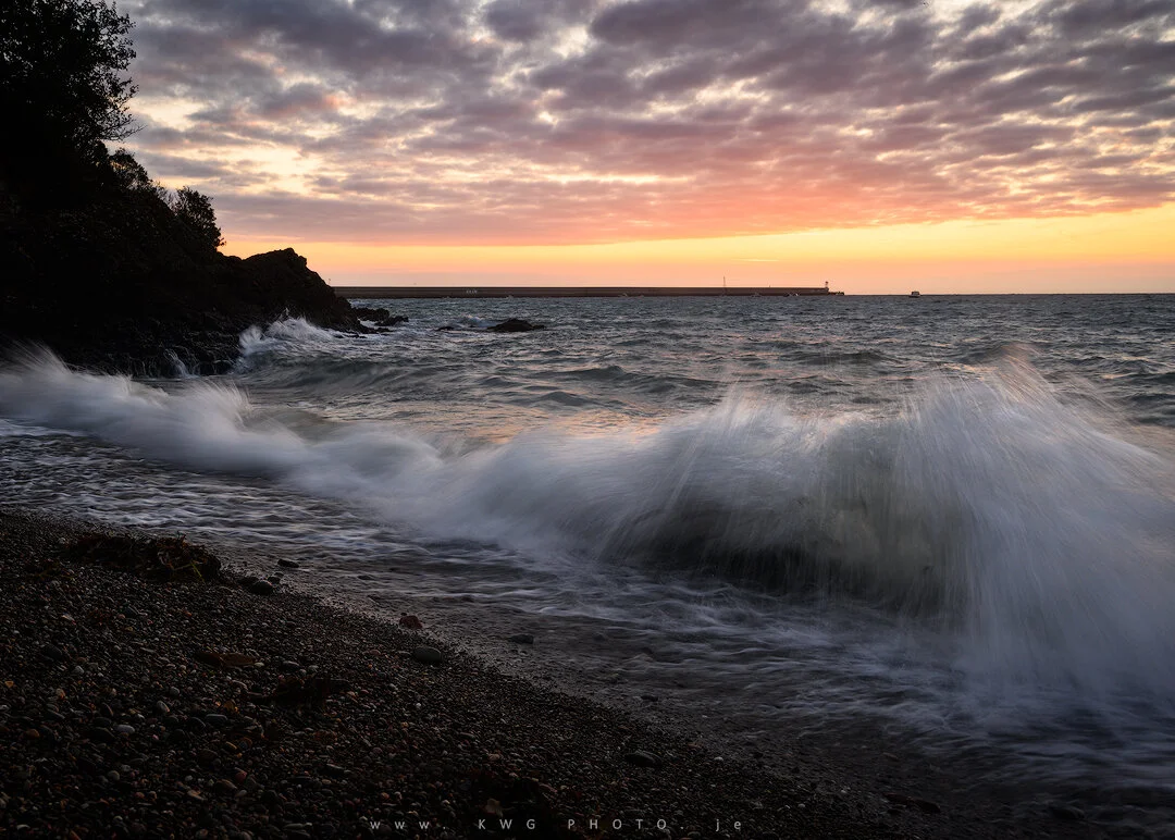 St Catherine's Bay Waves