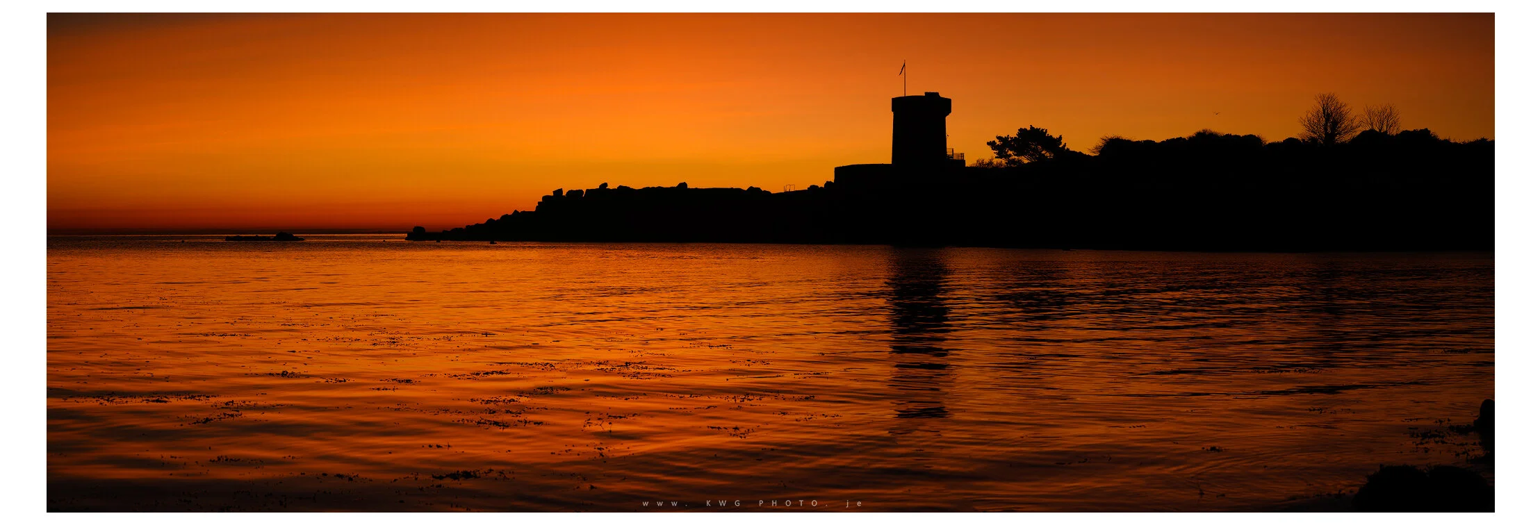 Pre Dawn Archirondel