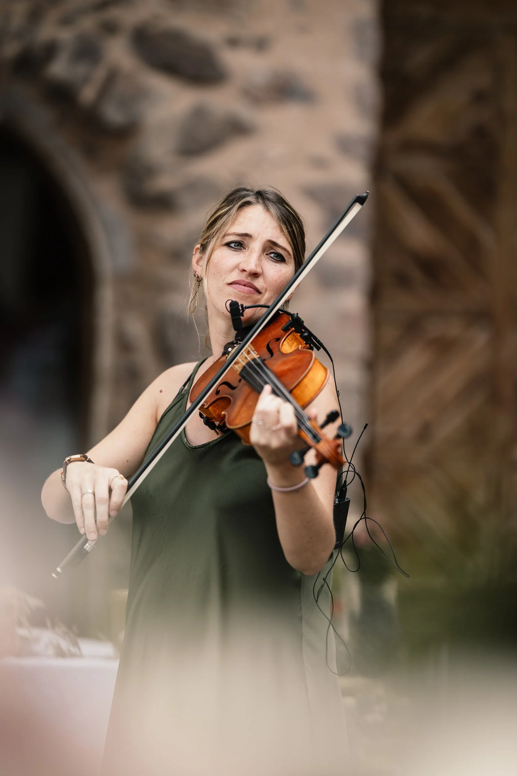 Dj Marlon mit Rupi Sax und Maeg Violin auf Schloss Payersberg beim Aperitif einer Hochzeit