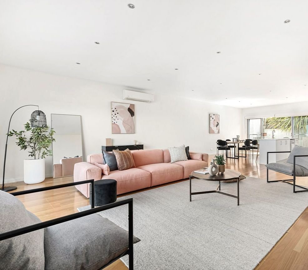 We love this pink couch? Do you? 

#kepropertystylingmelbourne #propertystylingmelbourne #realestate #housestyling #bestpropertystylistsmelbourne #homestyling #homestaging #interiordesign #homeexperts #kepropertystyling #melbourne #furniturehire #pin