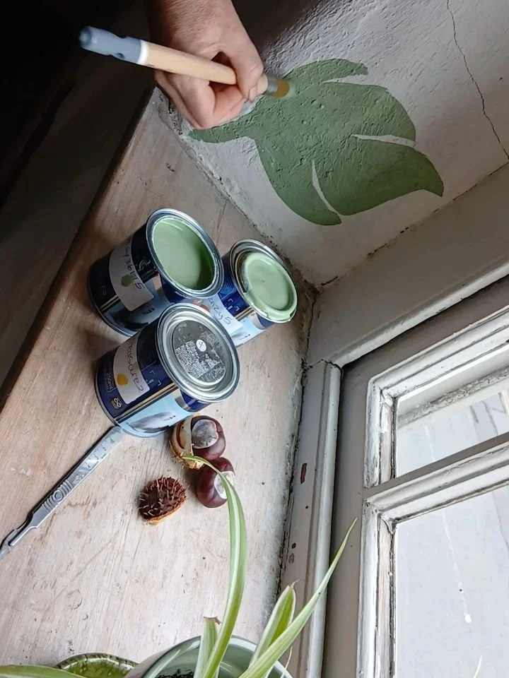 Creating my first client-facing space here in #Hay and inviting everyone who pops in to add a leaf or a flower to the blank wall in the first room. Began today when @greenfields_farm_louise &amp; Bear happily swung by to see if I needed any help🙏 

