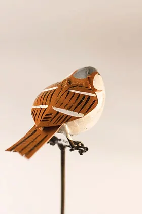 sparrow_on_rod_sculpture