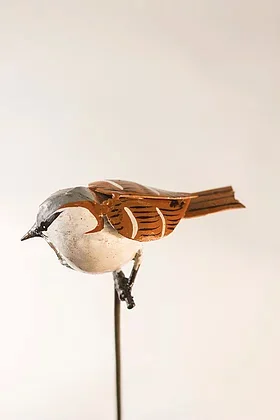 recycled_sparrow_on_rod_sculpture