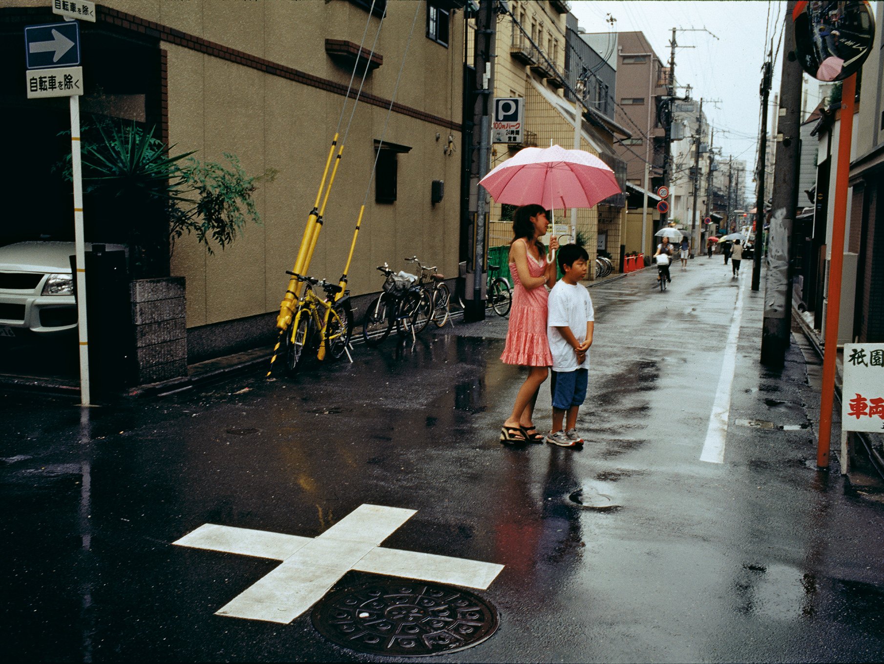   Waiting for the sun, Kyoto, 2004  