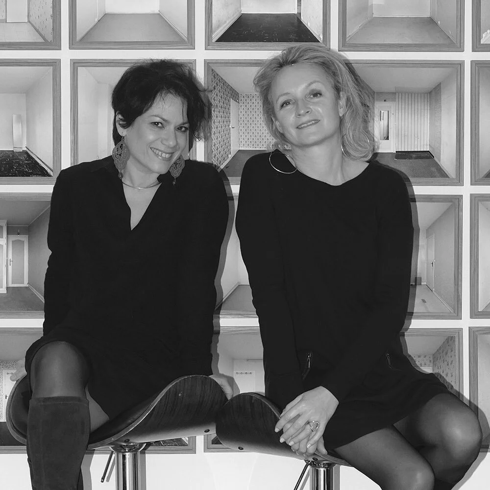 Il y a 15 ans nous avons cr&eacute;&eacute; la galerie Exit art contemporain avec l&rsquo;envie de s&rsquo;approcher au plus pr&egrave;s de la cr&eacute;ation contemporaine et de partager avec vous ses richesses, sa&nbsp;po&eacute;sie, ses &eacute;ni