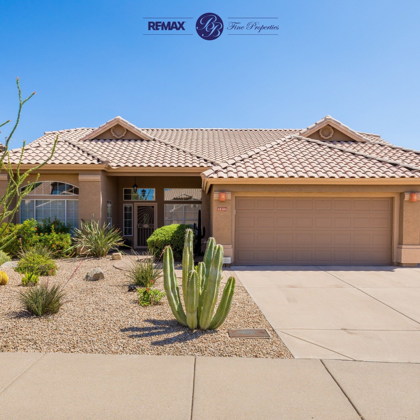 🏡 Modern Living in the Heart of Troon North &ndash; Echo Ridge Beauty!🌵

⚬ Stylishly renovated with a modern kitchen, sleek bathrooms &amp; updated flooring
⚬ Open-concept layout perfect for entertaining &amp; everyday comfort
⚬ Private backyard re