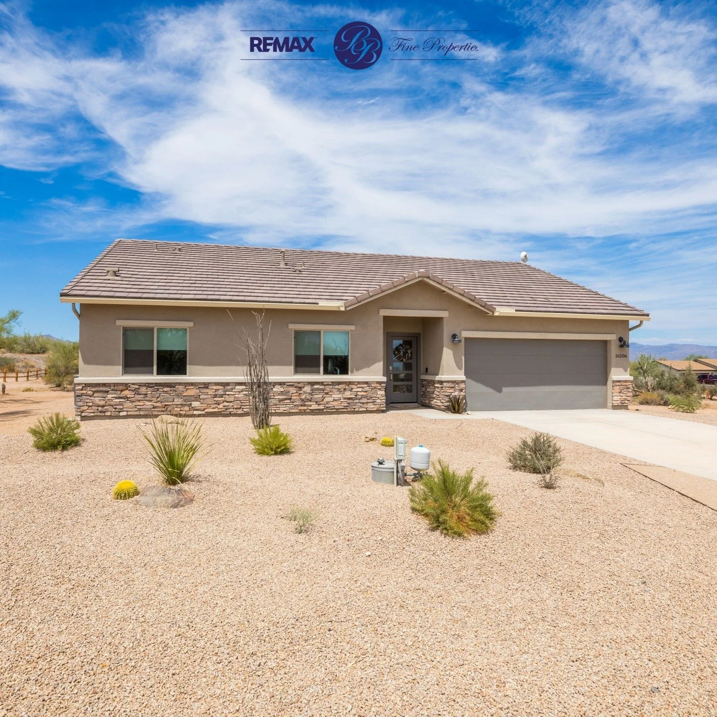 ✨ New Listing ✨

Welcome to your desert retreat&mdash;designed for comfort, style, and stunning views! 🌄

🏡 Highlights:
⚬ Bright open great room w/ natural light &amp; blackout blinds☀️
⚬ Eat-in kitchen w/ island, breakfast bar, pantry &amp; stainl