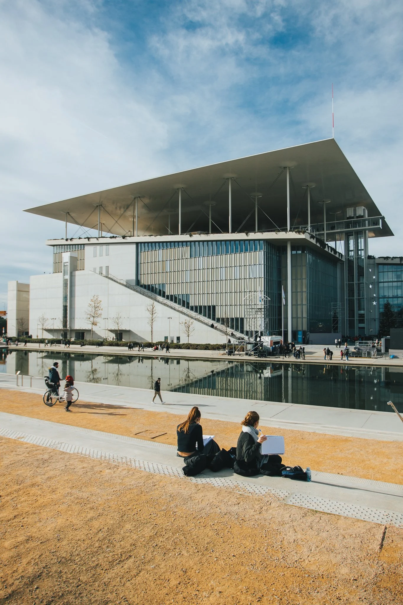 © Nick Boutsikos_A sunny winter day at the SNFCC with friends-12.jpg