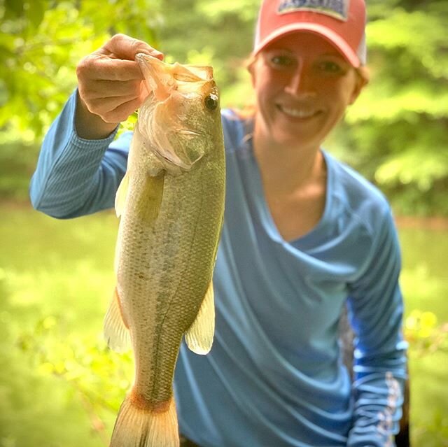 At least Lizzie May can catch fish. If it had been left up to me to catch dinner, well, let&rsquo;s just say we&rsquo;d be having chips and salsa again... #girlscanfish