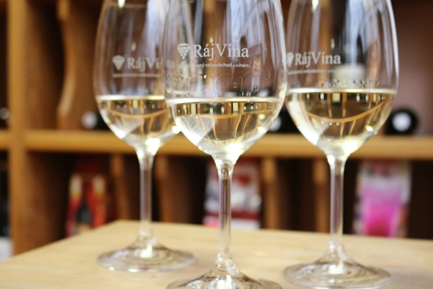 white-wine-glasse.jpg