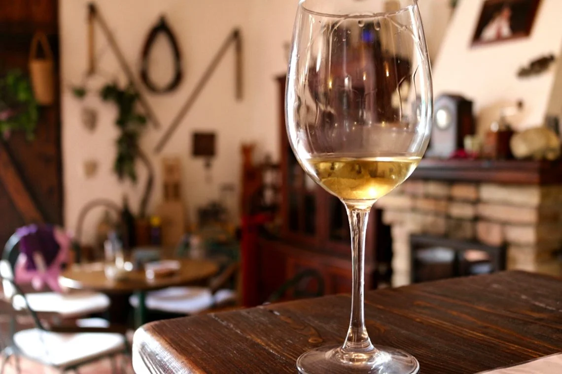white-wine-4-1140x760.jpg