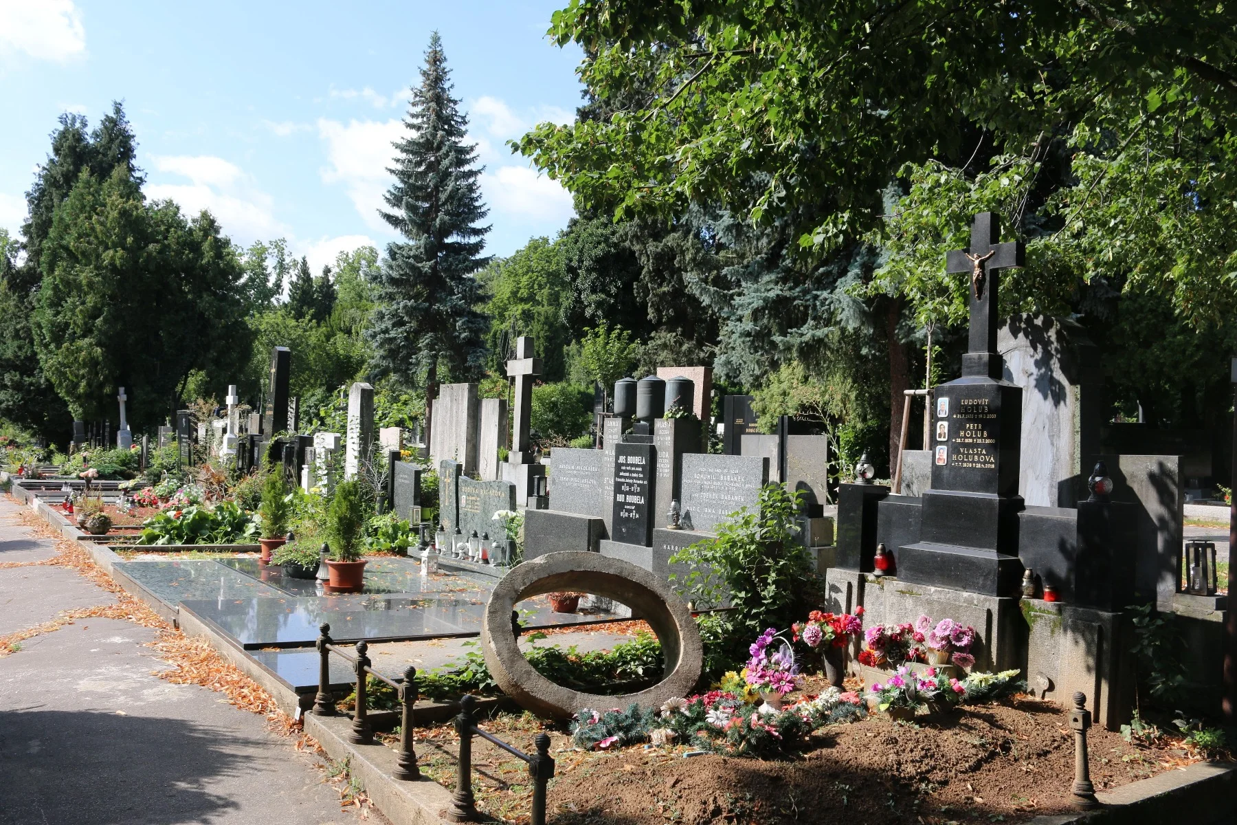 cemetery.jpg