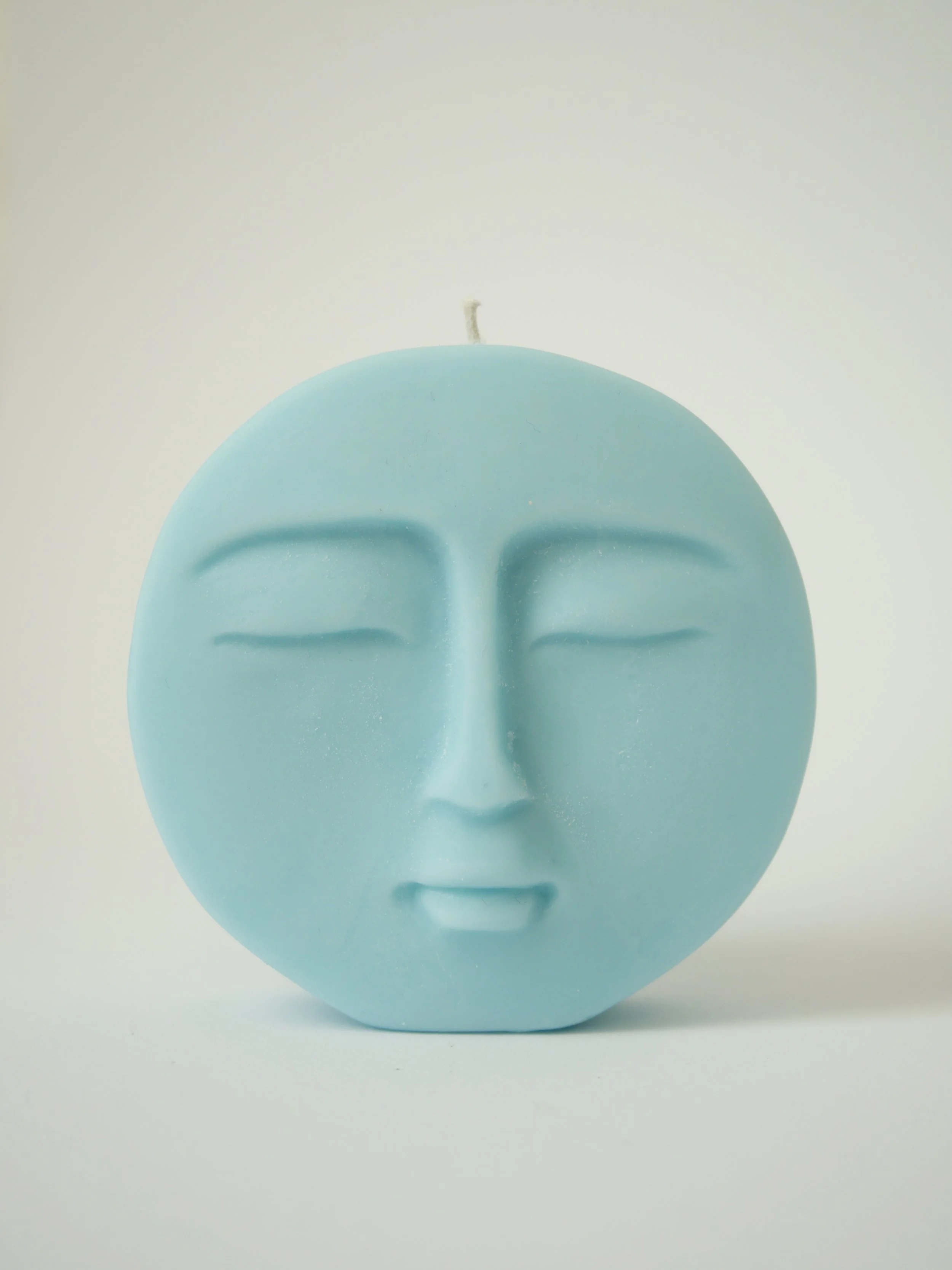 Moon blau.jpg