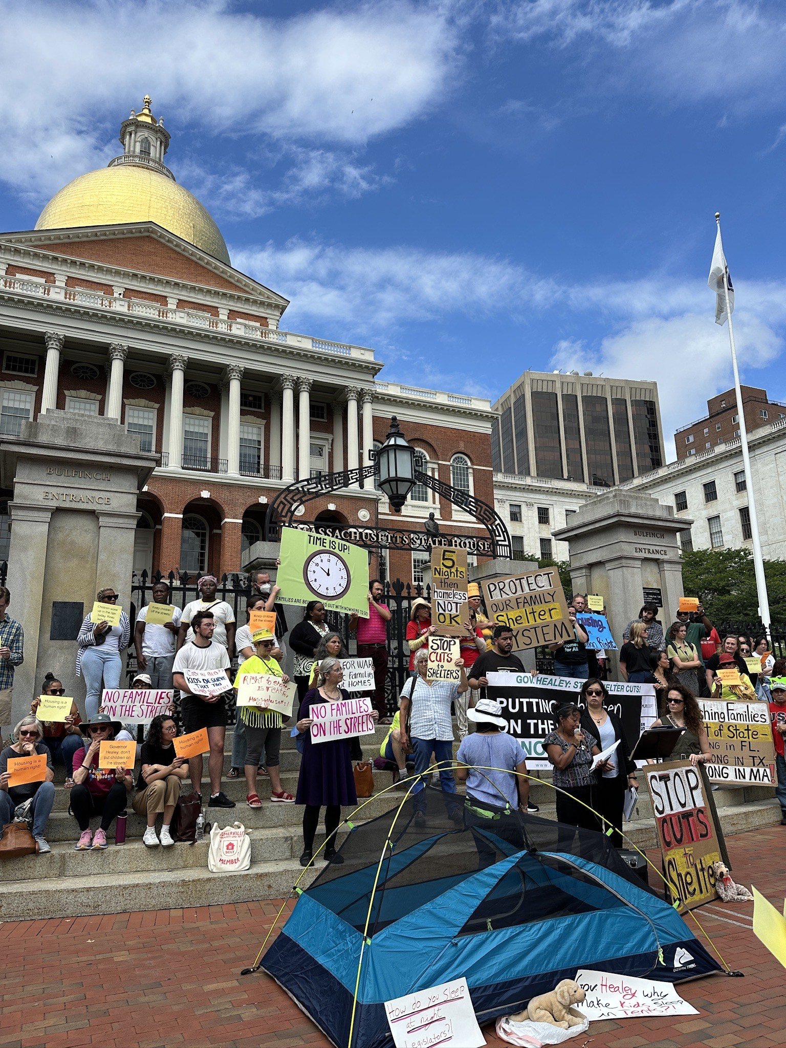 MAC Condemns 5-Day Limit on Overflow Shelter Stays
