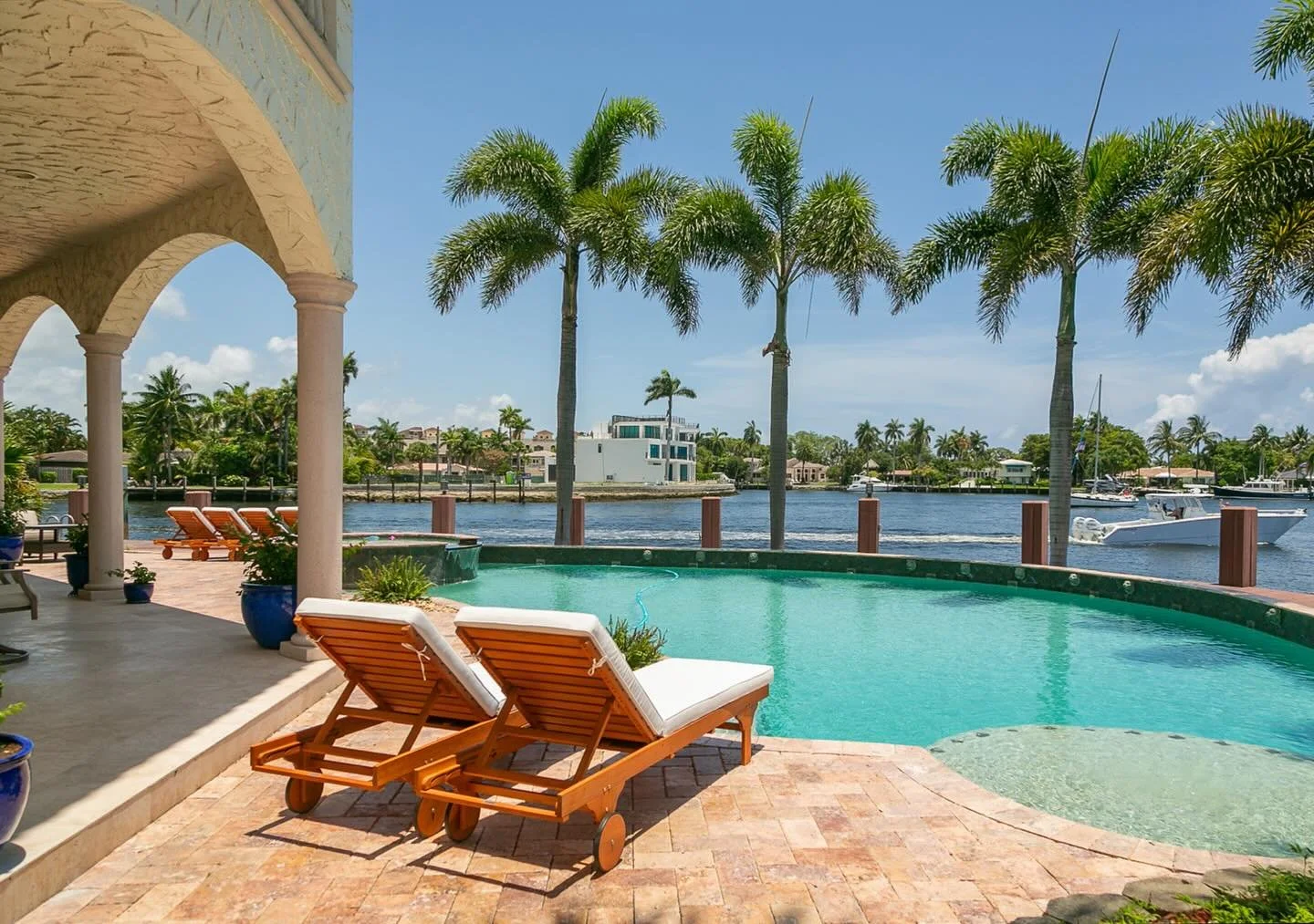 Resting on 180 degrees of prime waterfront real estate, this 6,000 sq ft home comes with its own pool and private boat dock for easy ocean access. 🐬

&bull;
&bull;
&bull;
&bull;
&bull; 
#locationscouting #locationscout #filminglocations #onlocation 