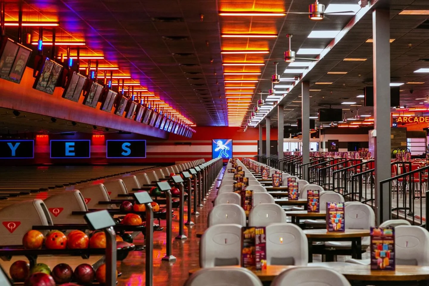We love a retro moment. 🎳 
#locationscouting #filminglocation #locationscout #filmproduction