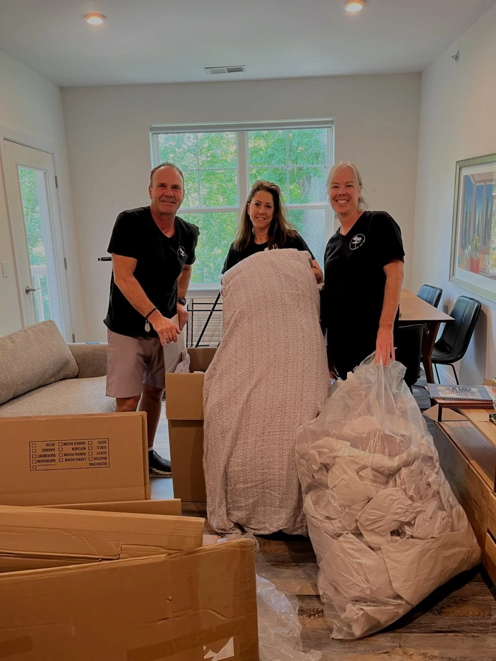 Packing day ✔️ Moving day tomorrow 📦🚛

Every successful move starts with a great packing day. Today our team carefully packed and protected our client&rsquo;s belongings so tomorrow&rsquo;s move can be efficient, organized, and stress-free.

It&rsq