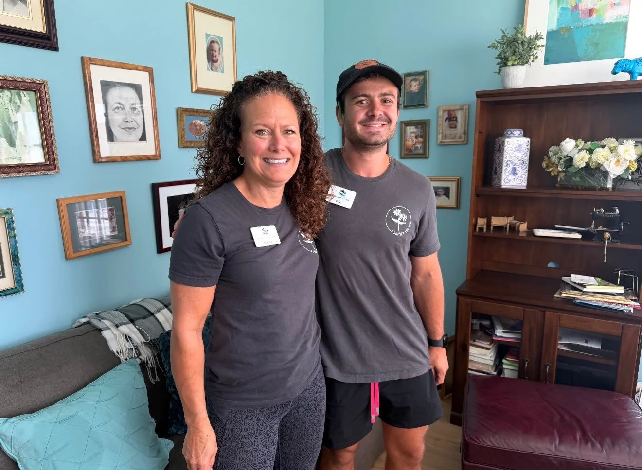 No job is complete until these two hang all your artwork and flatscreen TVs 🩷

It&rsquo;s all in the finishing touches! At A Simpler Life Now, we don&rsquo;t just help you move &mdash; we help make your new space feel like home. 🏡

#ASimplerLifeNow