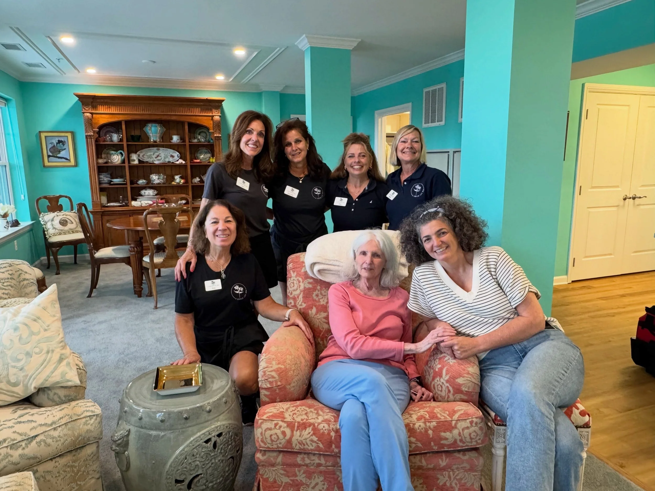 What does a move manager actually do?

Sometimes we&rsquo;re measuring a wall to make sure a favorite piece of furniture fits.

Sometimes we&rsquo;re deciding which handbags get the best shelf.

Sometimes we&rsquo;re organizing a kitchen drawer, arra