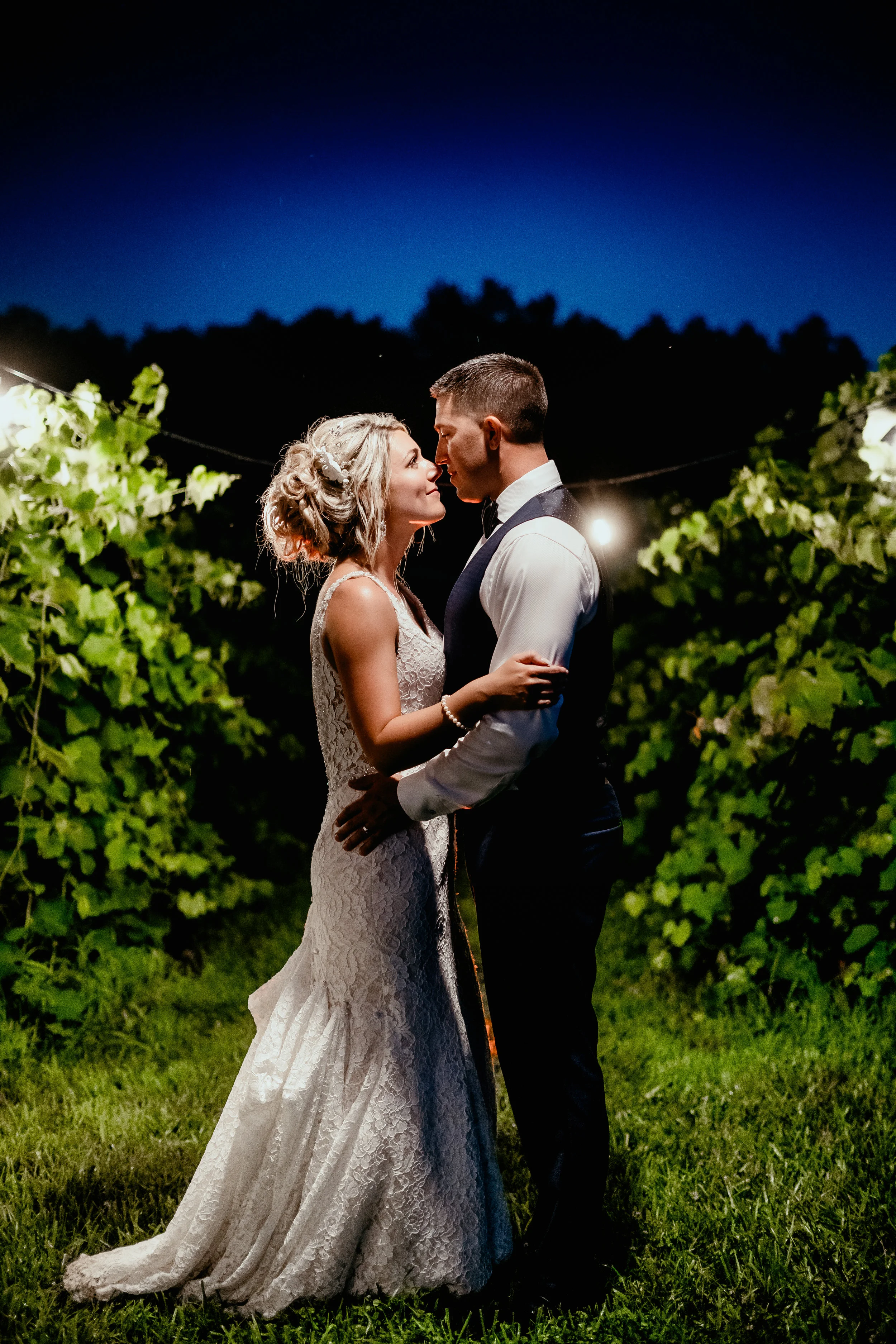 LizzyChris_Wedding_TwoHeartsVineyard