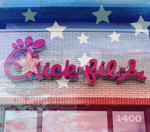 Remembering and honoring those who paid the ultimate price this weekend🇺🇸. Memorial Day hours will be 10:30am - 8:00pm. #cfacityline #memorialday
.
.
.
.
.
.#chickfila #cfa #memorialdayweekend #memorialdayweekend2020 #citylinedfw #richardson #richa