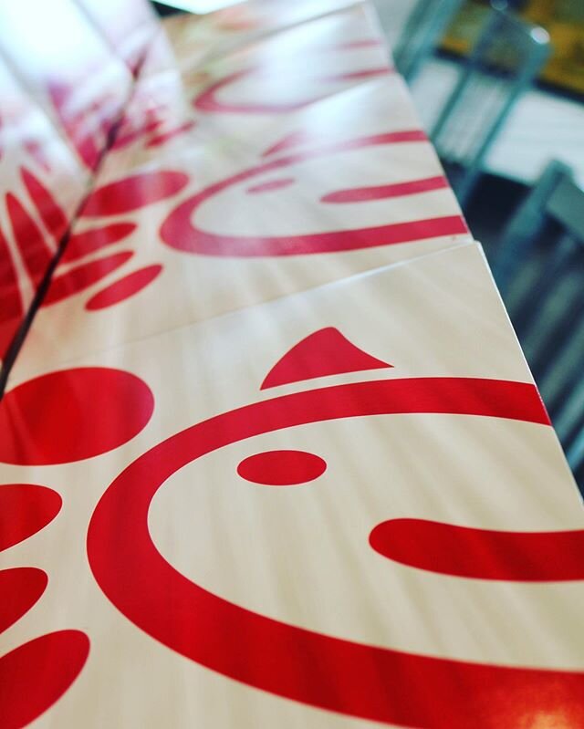 A little box of sunshine that brightens anyone&rsquo;s day! ☀️ #chickfilacatering #cfacityline #boxofsunshine
.
.
.
.
.
.#chickfila #richardson #richardsontx #richardsontexas #citylinedfw #citylinecaters #citylinecatering #cfacatering #cfacatered