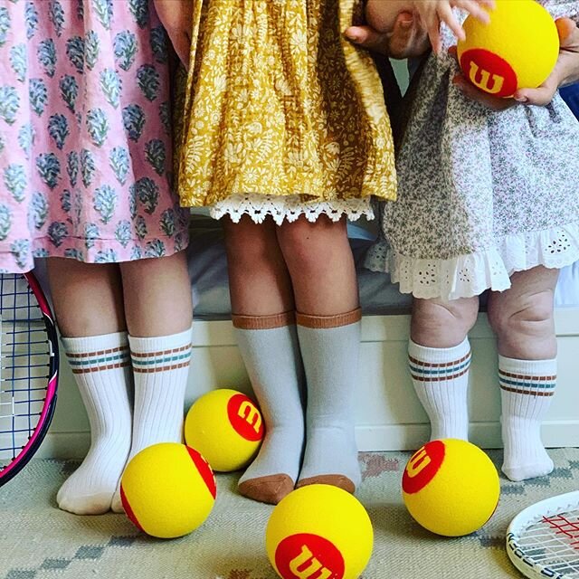 Happy Feet, Happy Friday 💛👧🏼💛👧🏼💛👶🏼