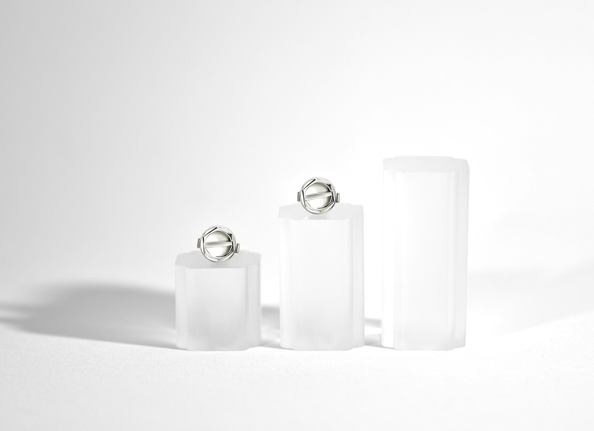 "Split Bolt" Cufflink in White gold