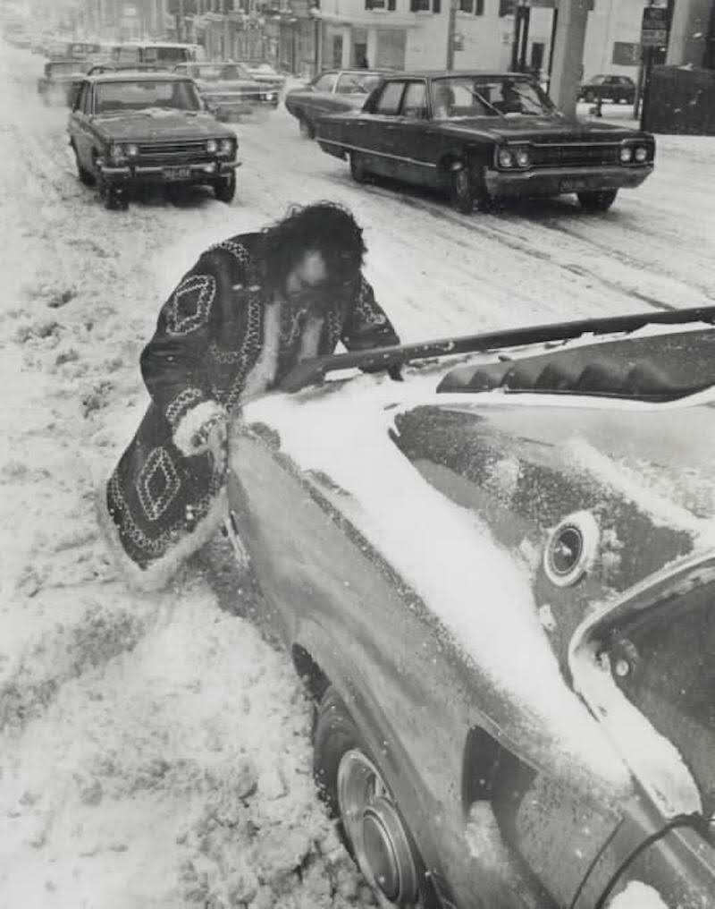 Car stuck in snow - Toronto Star 1971 (Copy)