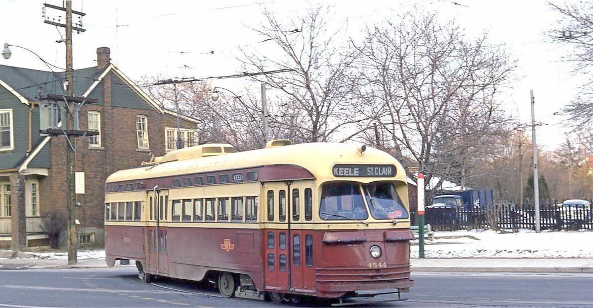 photo-toronto-ttc-keele-st-clair-pcc-streetcar-coming-out-of-turnaround-1966-edited-from-unknown-photographer.jpg