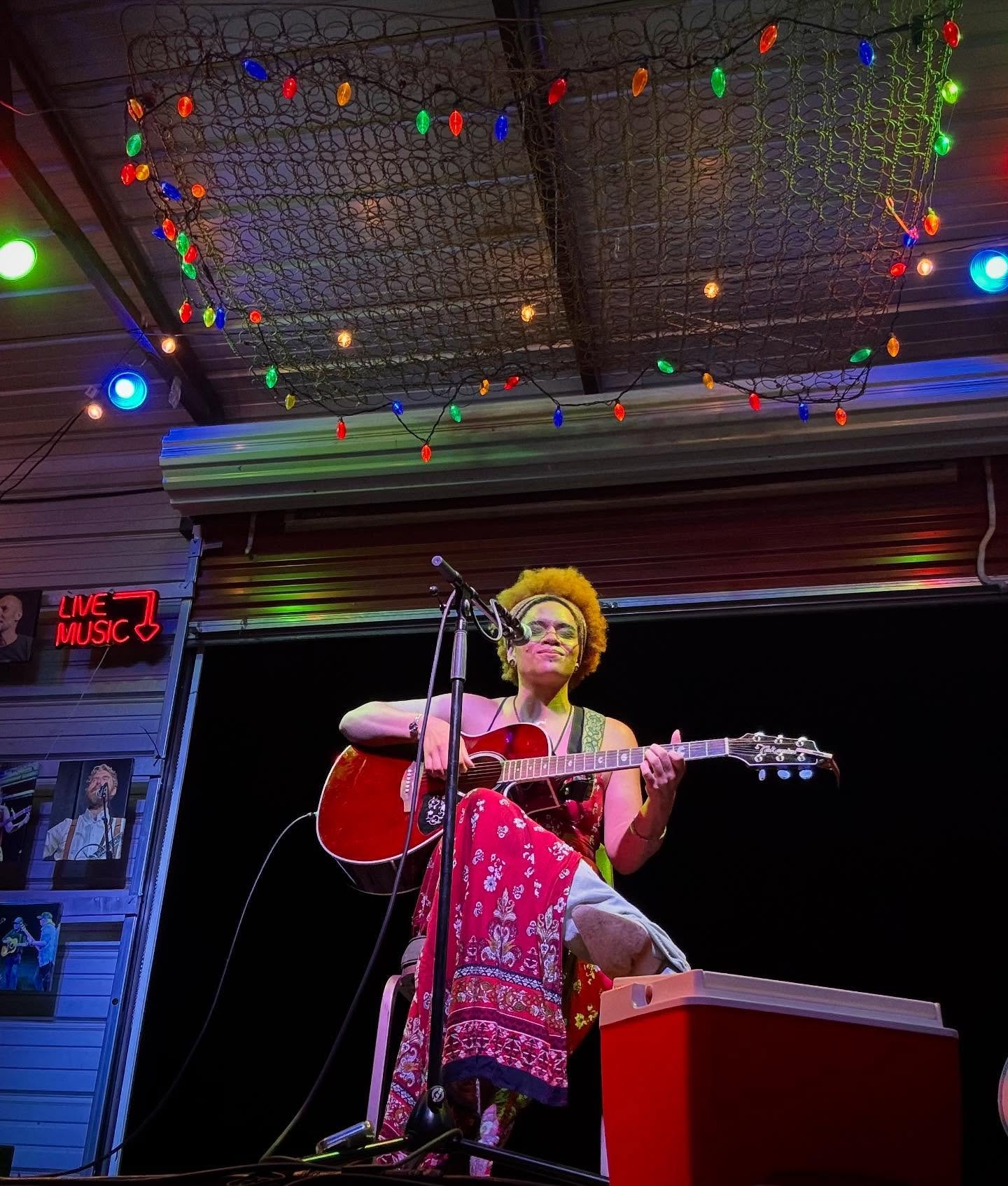 Some love captures from my time at the Barn Concert Series from @jautrey21 ❤️📸🙏🏽

Can&rsquo;t wait to see you all for our Happy Hour for Hope this Friday from 5-7pm featuring myself and the lovely @_strudeldoodle at @java_cabana_901 ! I hear they&