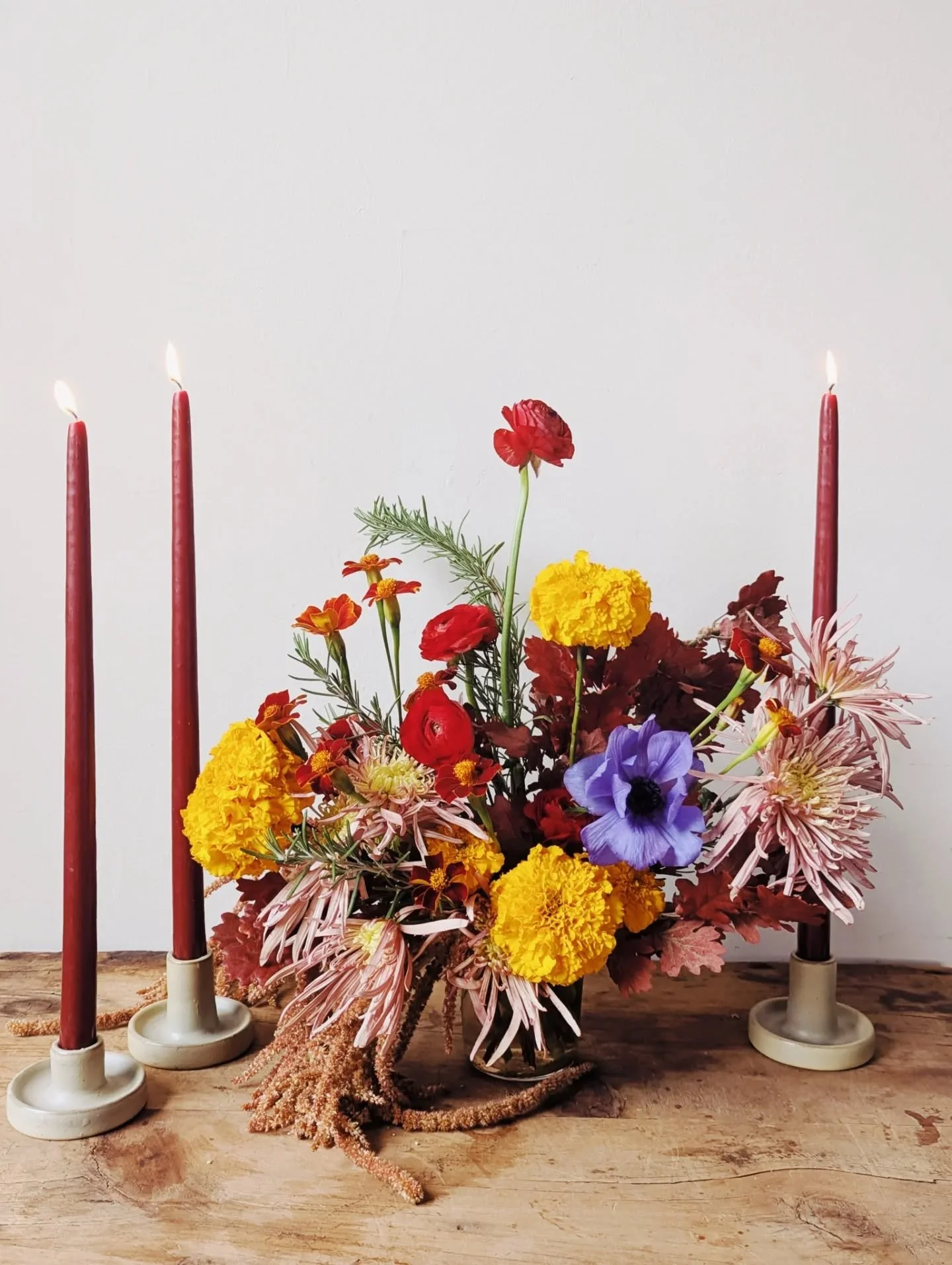 Thanksgiving Preorders live on da site! Sweet and seasonal for your table or if you don't feel like cookin' for that potluck you're invited to. 

Available for Wednesday 11/26 pickup! Oh yeah, we're open Wednesday on Thanksgiving week and closed for 