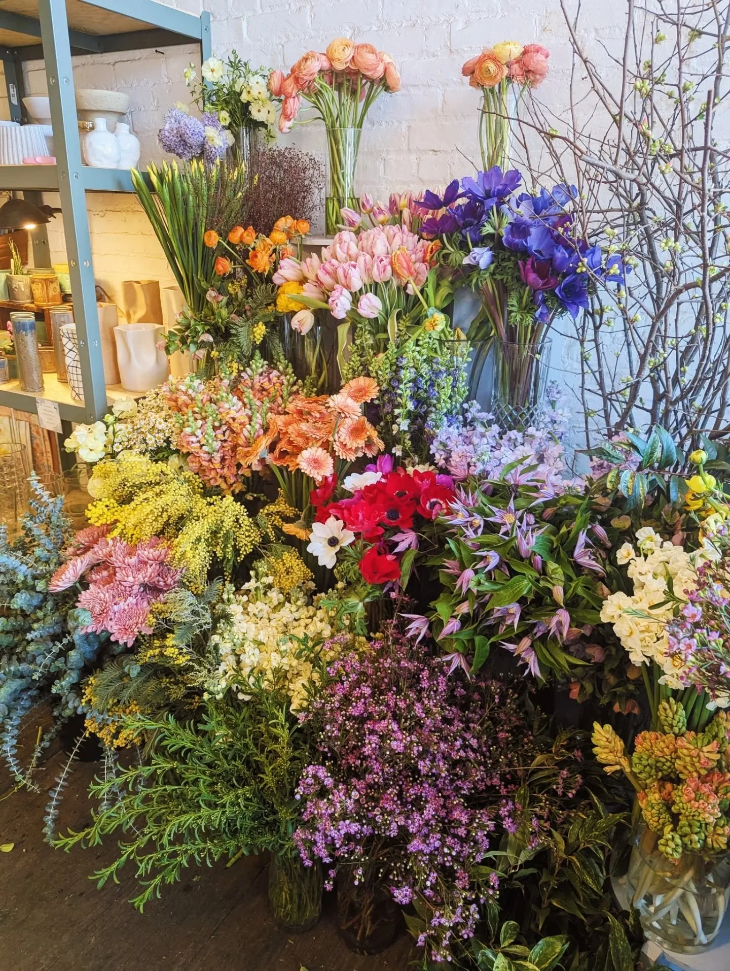 Flower bar is so fresh and sooooo calling your name! Perfect for a pop of color while you sip your coffee and take it slow.

We're only open today, Saturday 1/24 this weekend! Buckling up for the big snow on Sunday and maybe closed Monday as well -- 