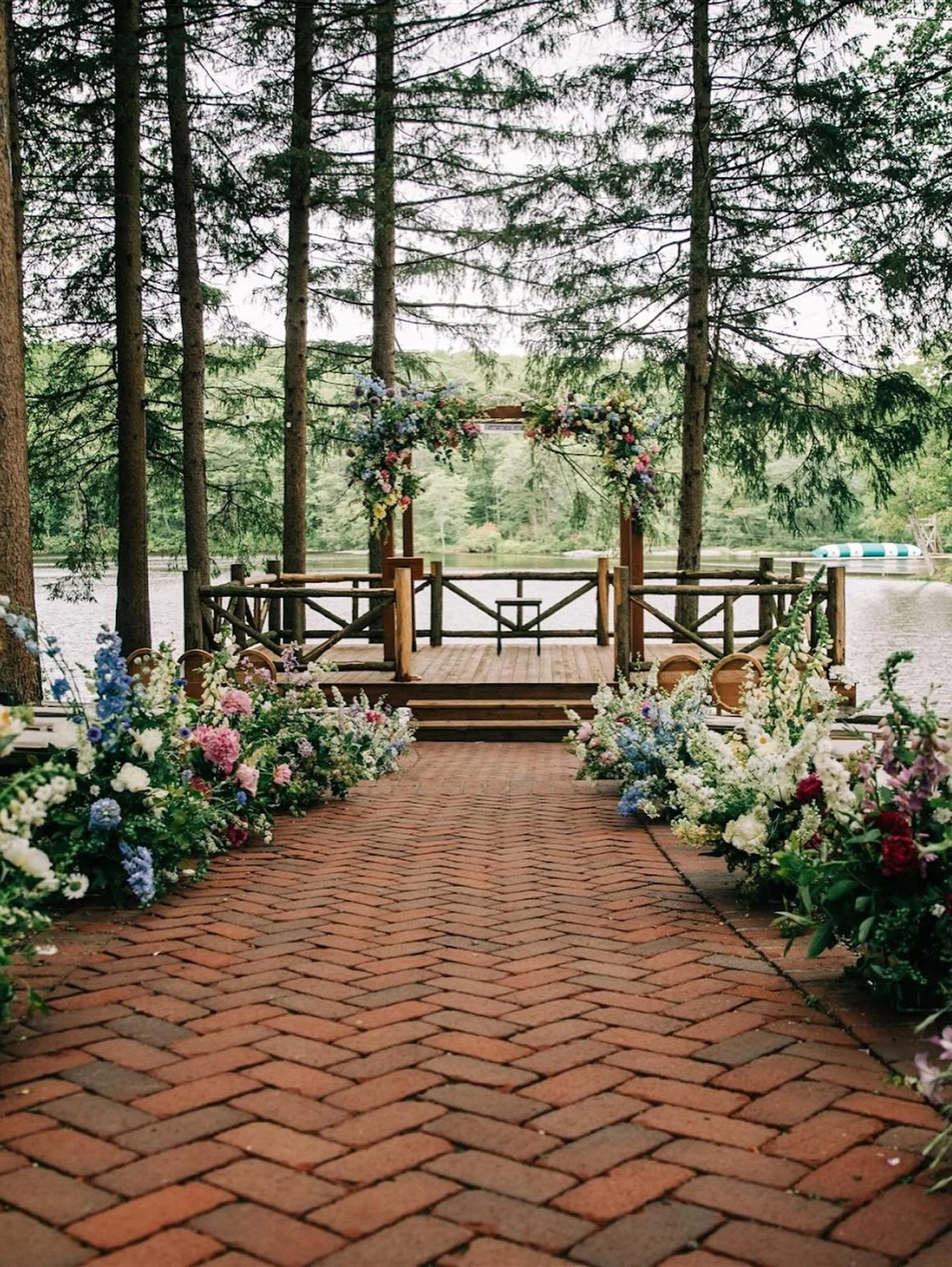 Melodie and Greg last May 🌷 so ready for spring weddings 

Photography: @jenellekappephoto 
Planning: @socialifeevents