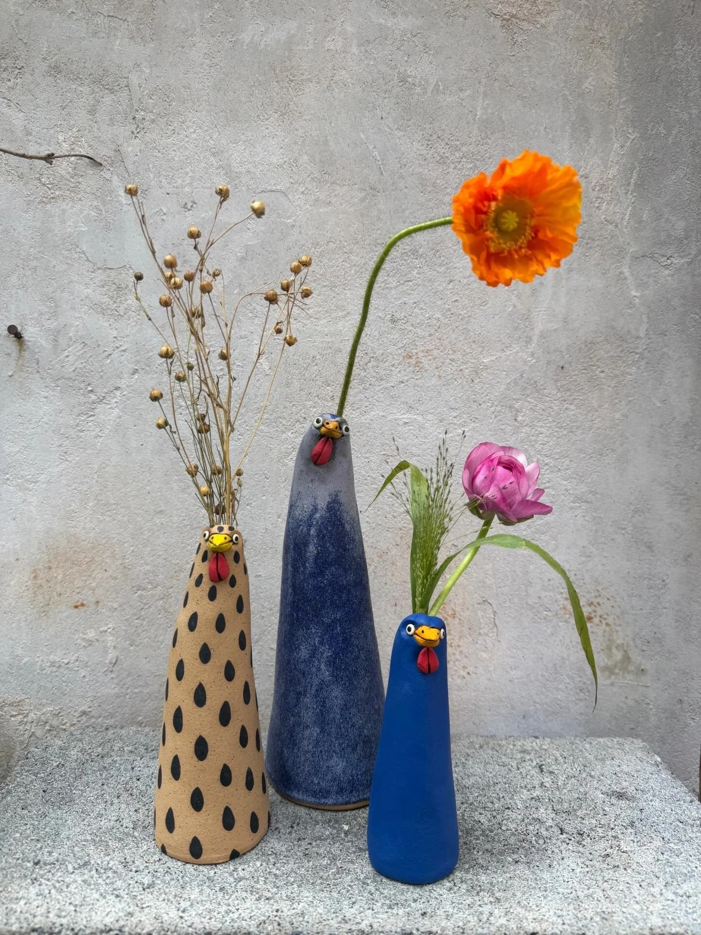 🌞 New handmade beauties have arrived
chicken, horsey and cow vases by @victorypottery (choose which bb you are please)
glass brooches and sun catchers by @tommygunglass 
satisfying sensory planters by @misewell_design 
🩵🩵🩵