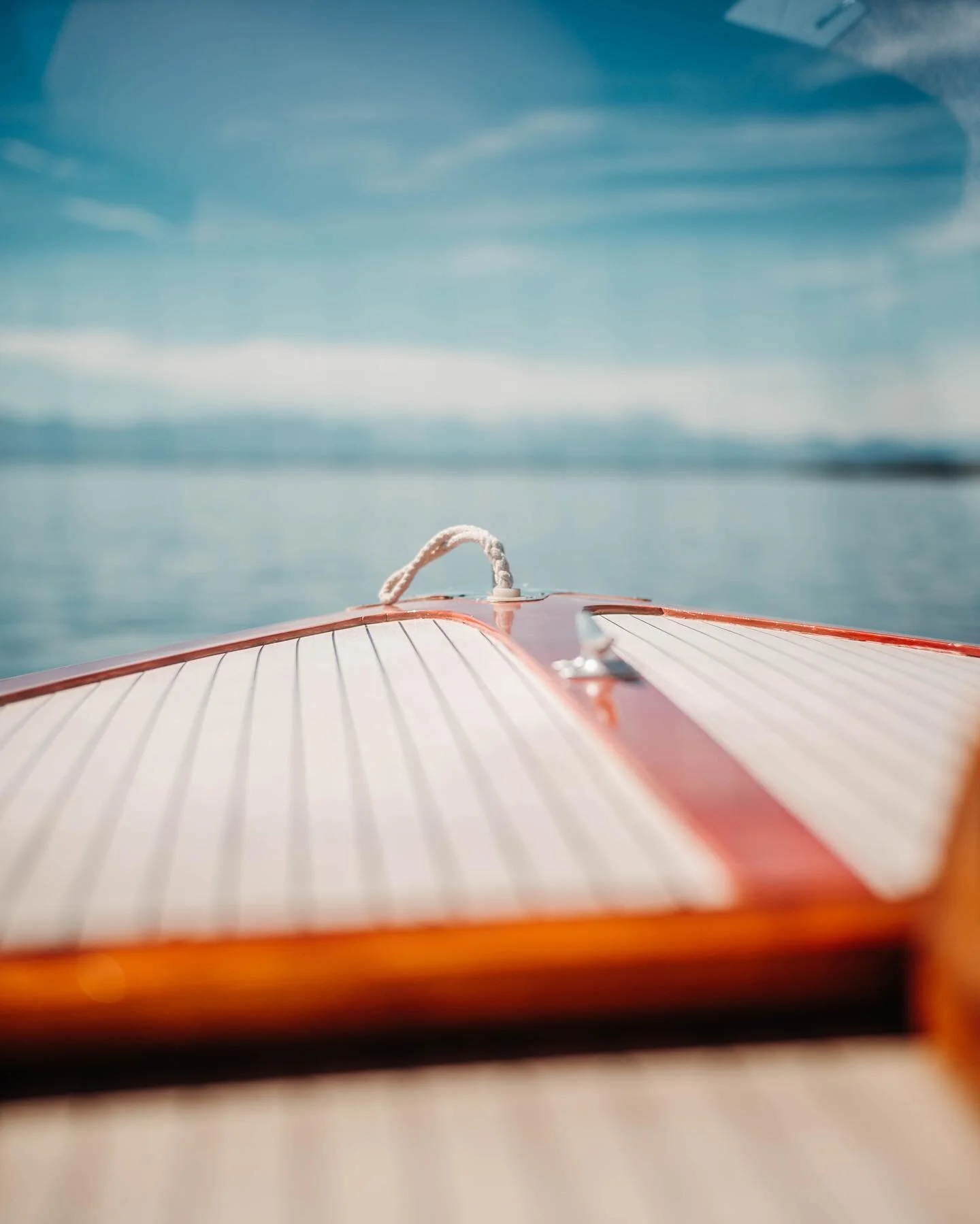 Going on a trip 
.
.
.
.
.
.
.
.
.
.

#photo #photographer #cameross #picoftheday #lifestyle #camera #nikon #picture #mystyle #streetstyle #boat #starnbergersee #calm #chill