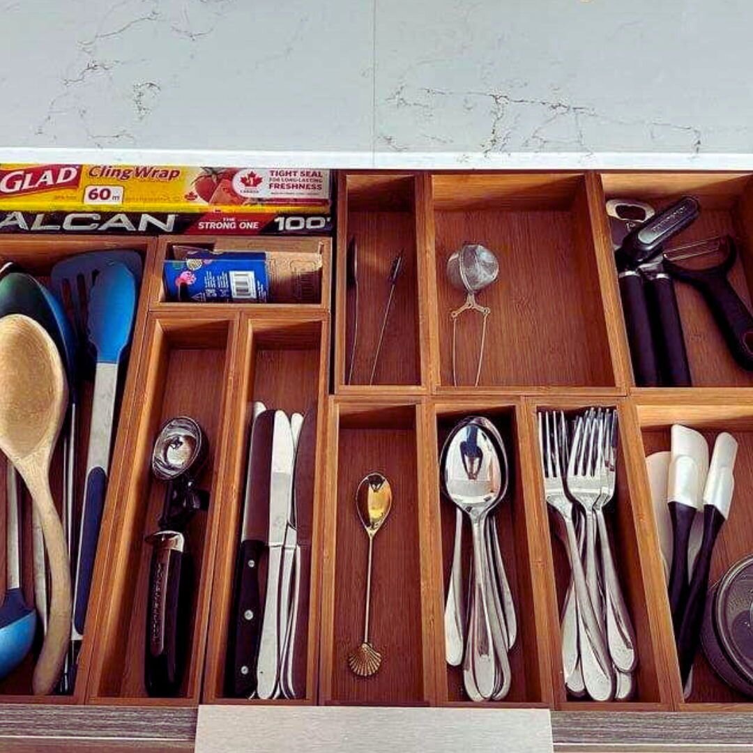 Transforming chaos into cutlery perfection! ✨ ⁣
⁣
Check out this stunning before-and-after of a cutlery drawer makeover. From cluttered to curated, we specialize in turning your everyday spaces into organized havens.
 ⁣
Ready to declutter your drawer