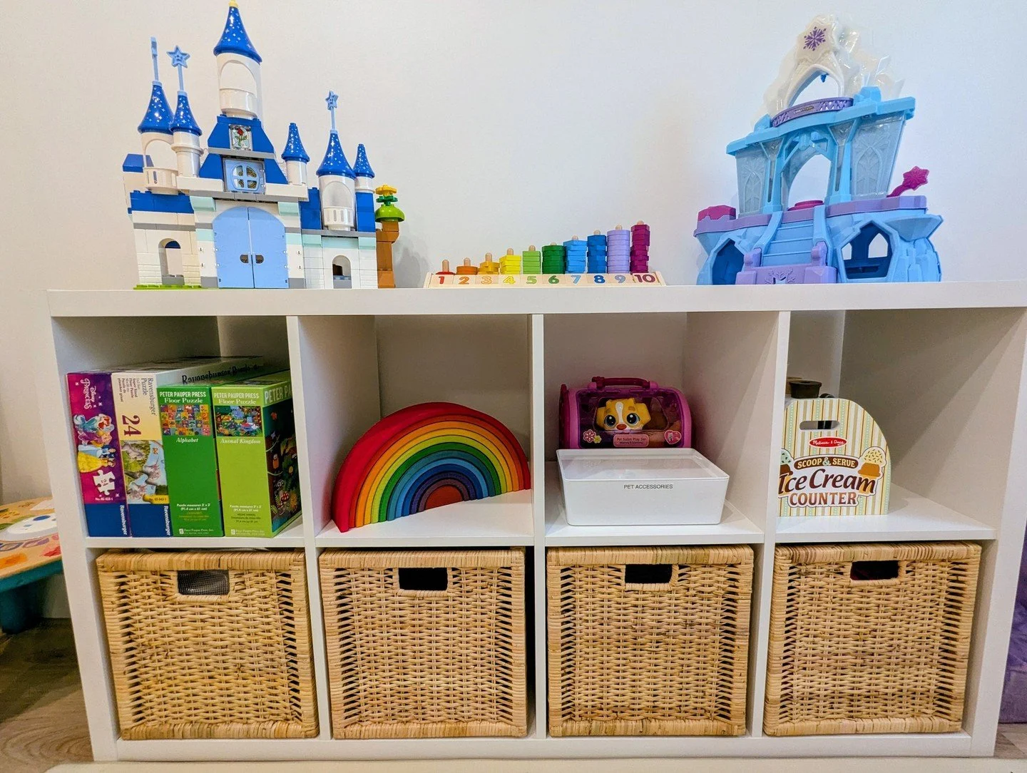 You&rsquo;re 10 minutes away from your perfect playroom!⁣
⁣
Swipe left to see the before.⁣
⁣
Here&rsquo;s how you can do it:⁣
1. Clear the shelves &ndash; start fresh by removing everything.⁣
2. Add the right bins &ndash; pick bins that actually fit 