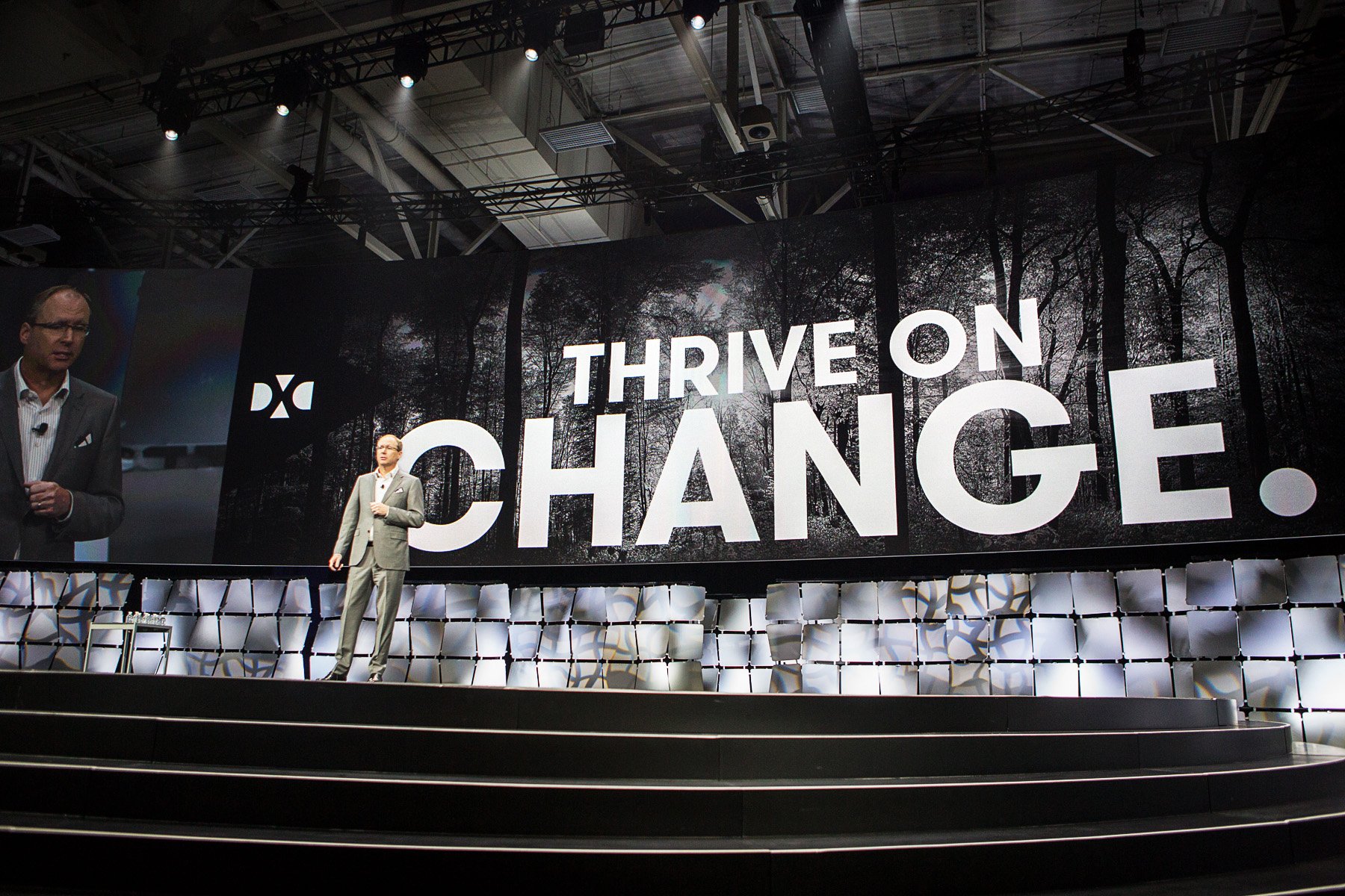 Wide-screen animated conference graphics