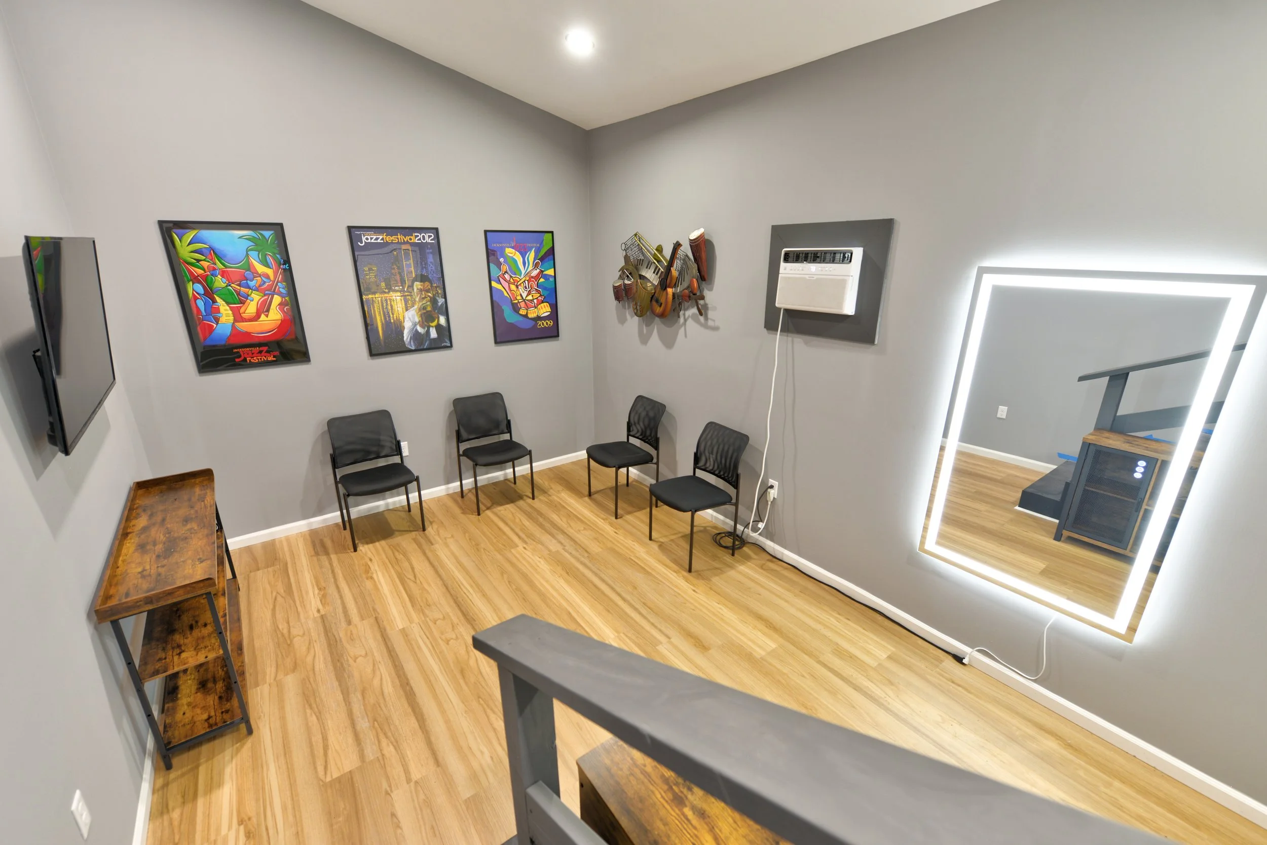 GreenRoom 1.jpg