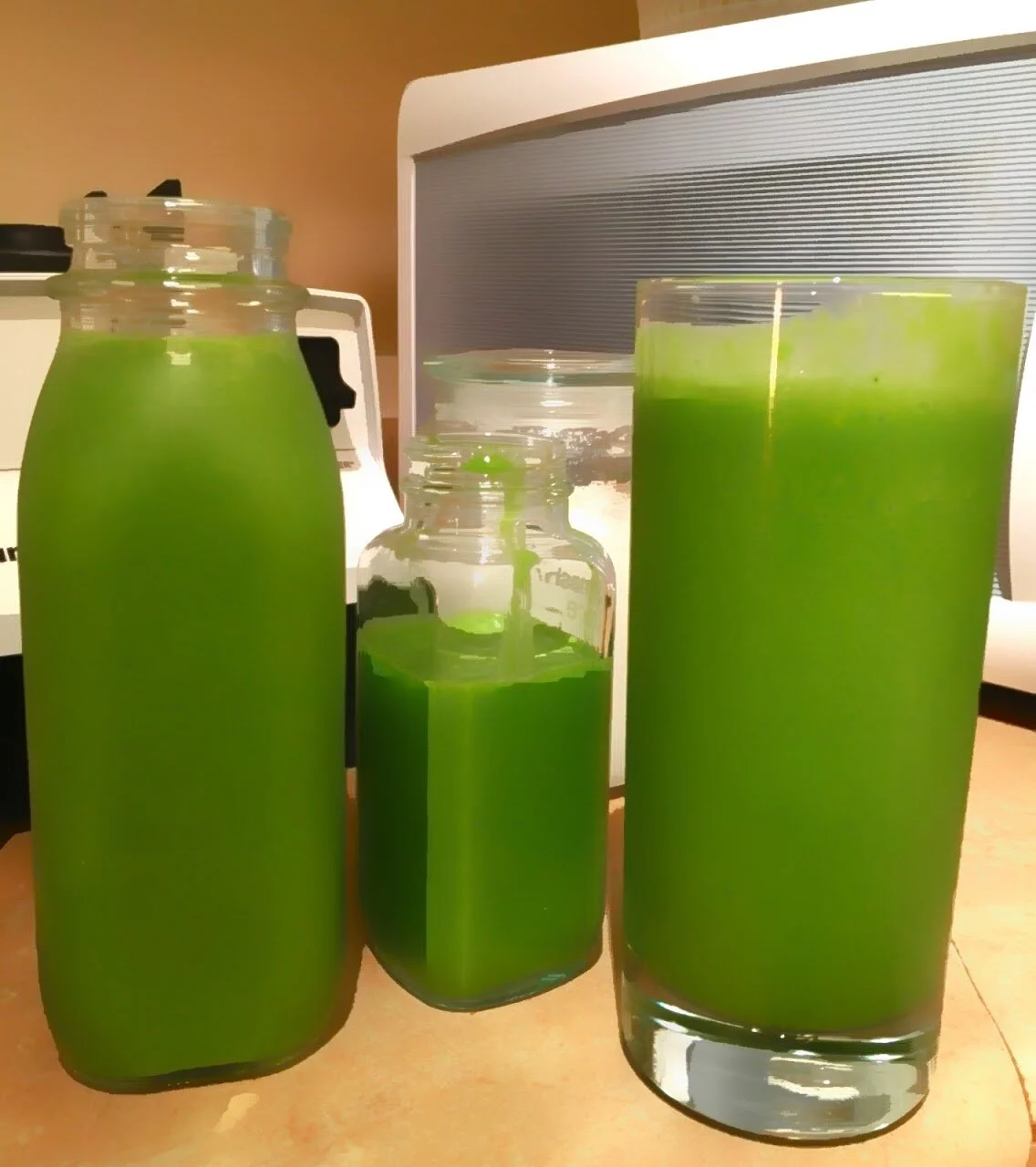 Feel Good Pineapple Kale Smoothie