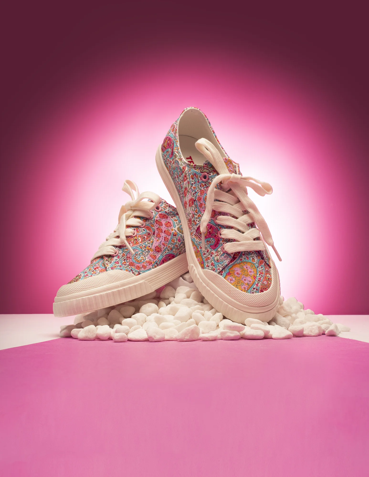 Melcrt_Product_2_TertornShoes_NoLogo.jpg