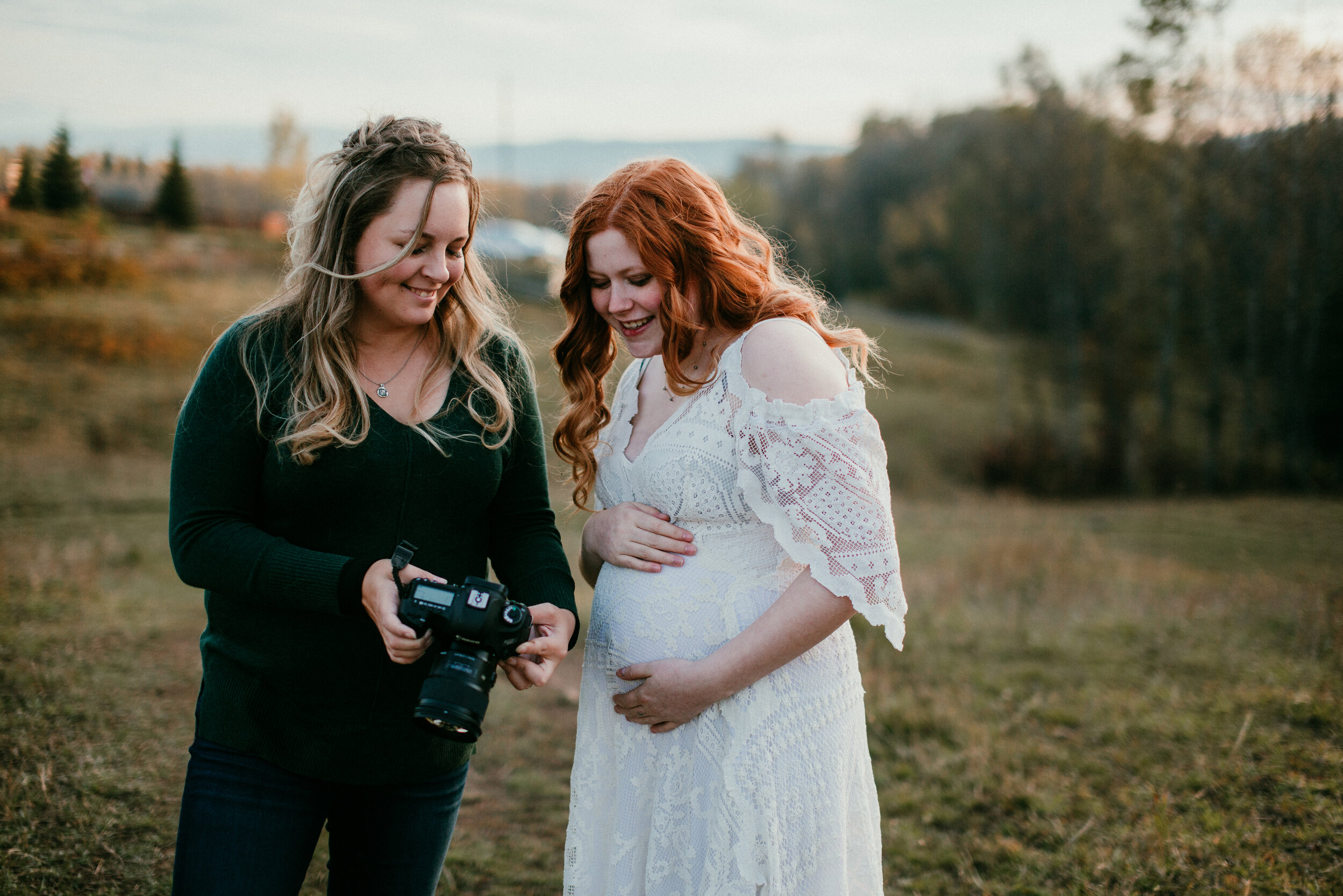 Behind the Scenes of Ashlee during a Maternity Session